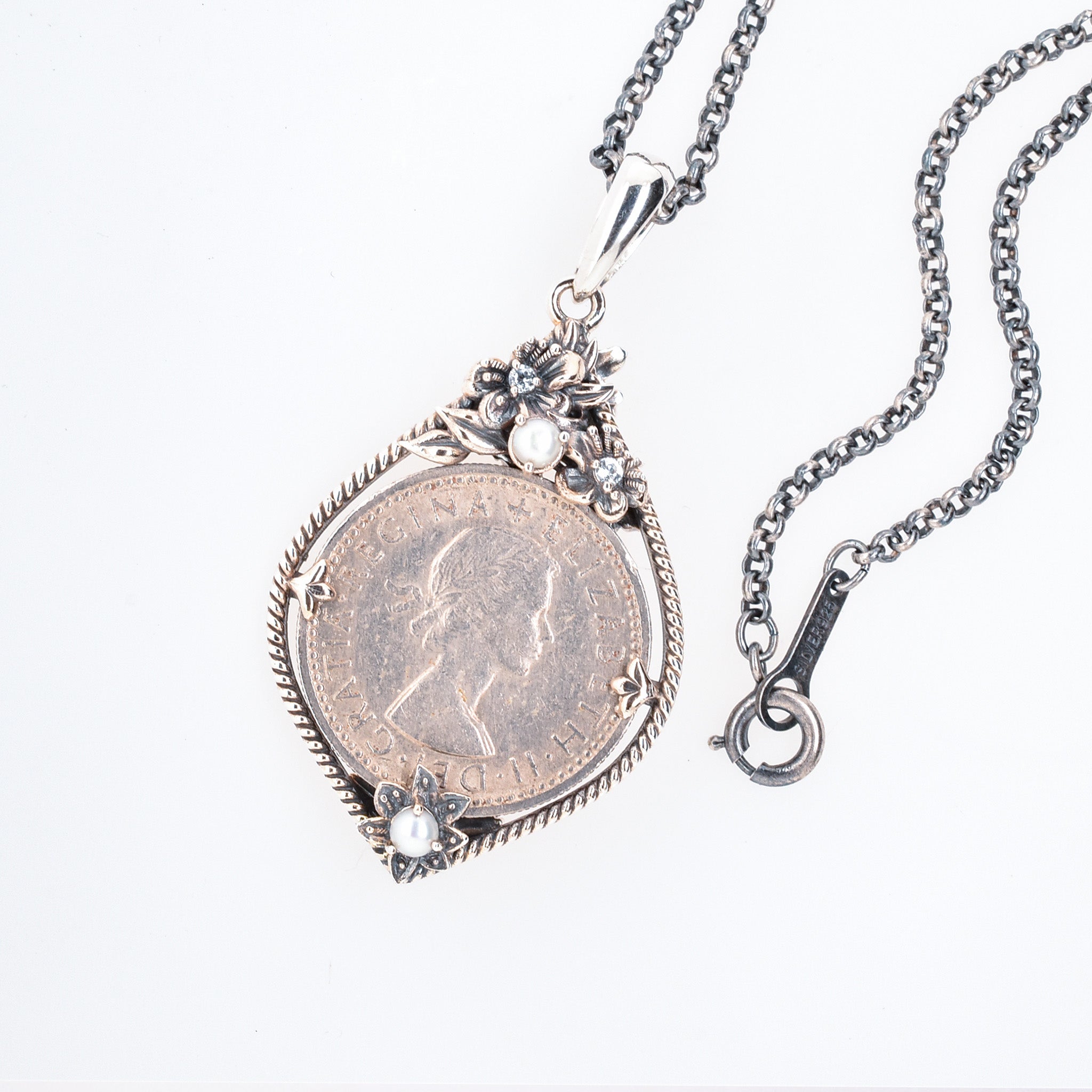 パール/ホワイトトパーズ シルバーネックレス(淡水真珠/6ペンスコイン/リバーシブル)《25H02404》