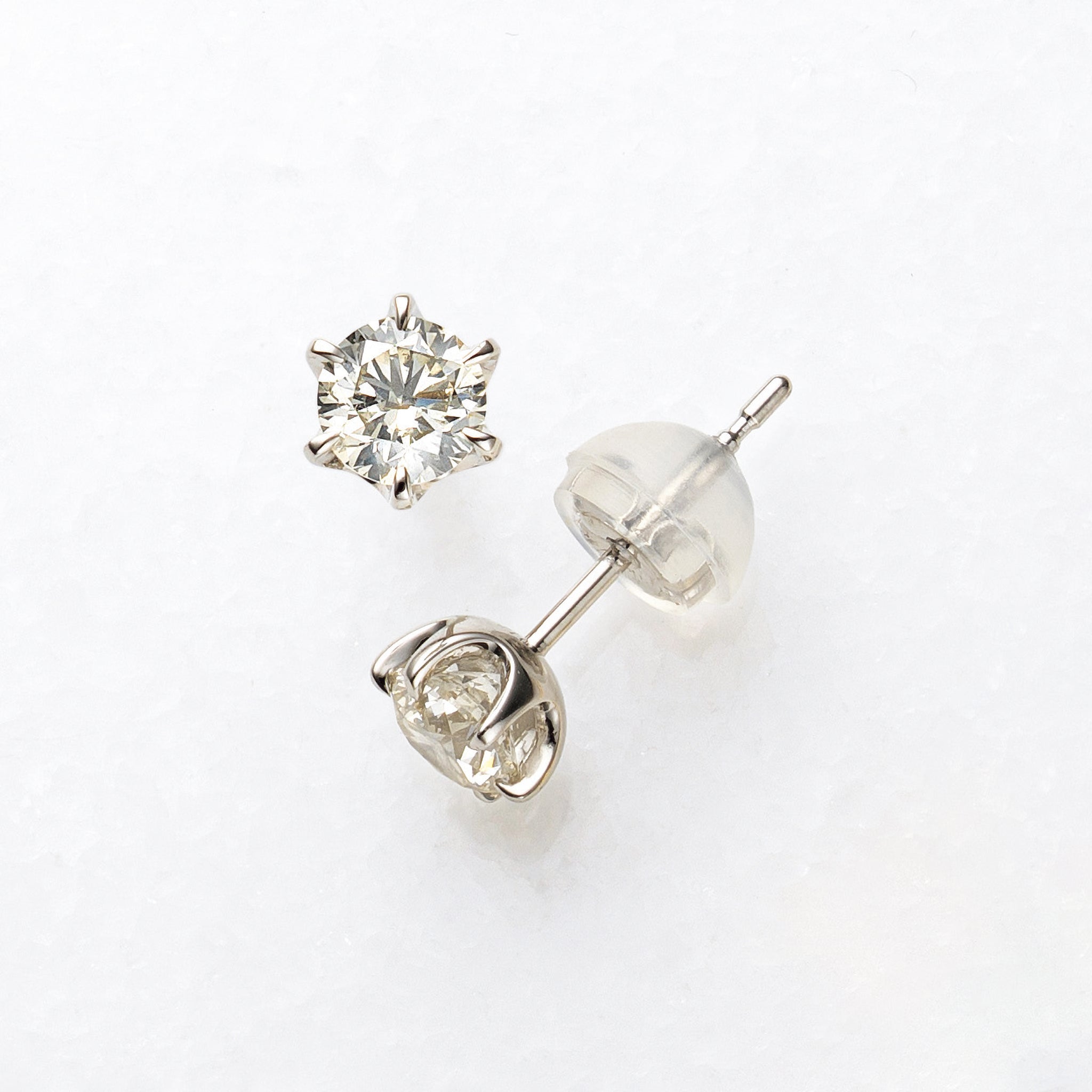 【限定6点】ダイヤモンド プラチナピアス(計0.6カラット/Lカラー/SIクラス/GOOD/4月誕生石/グレーディングレポート付)《25H02501》