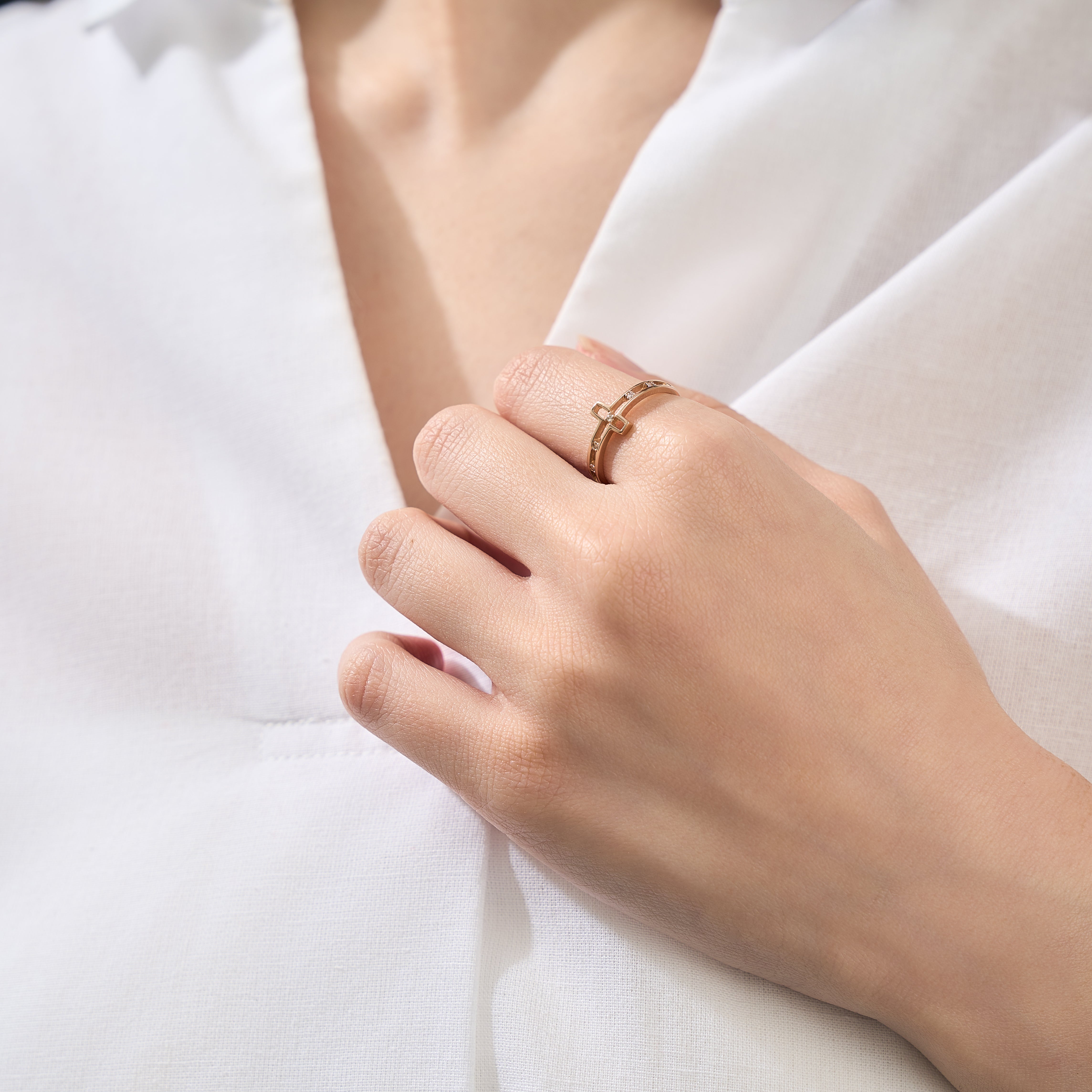 ダイヤモンド K18リング(クロスモチーフ/4月誕生石)《25H02705》