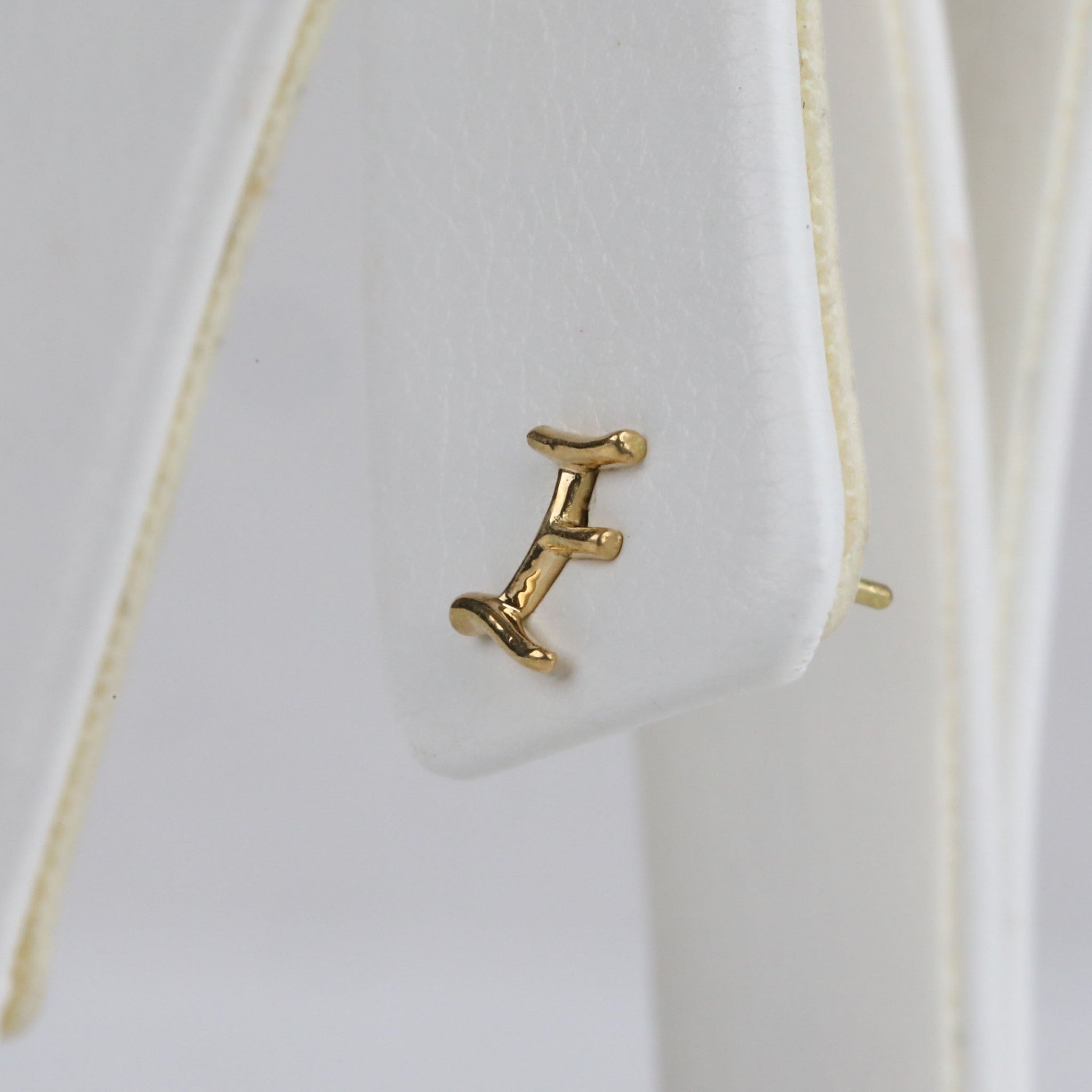 K18ピアス(イニシャル/E/片側)《25H02711-E》