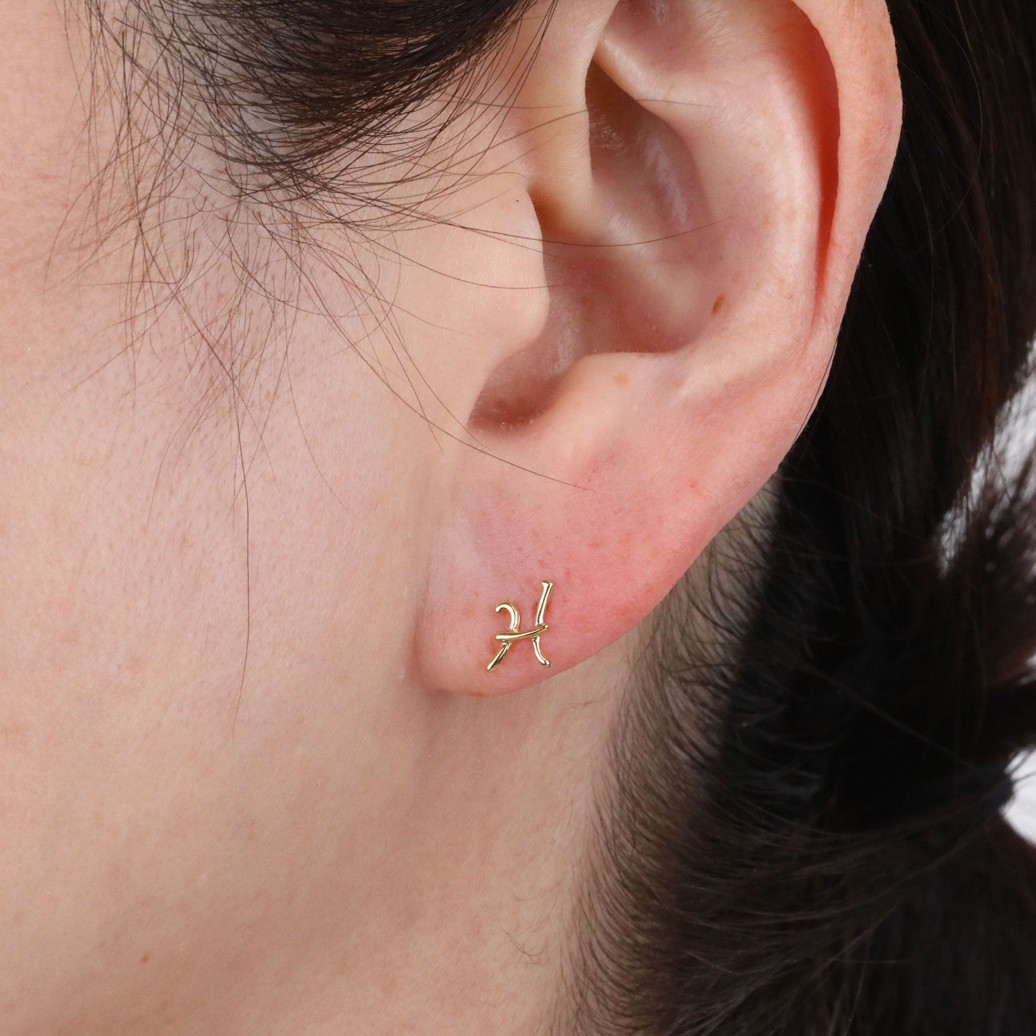 K18ピアス(イニシャル/H/片側)《25H02711-H》
