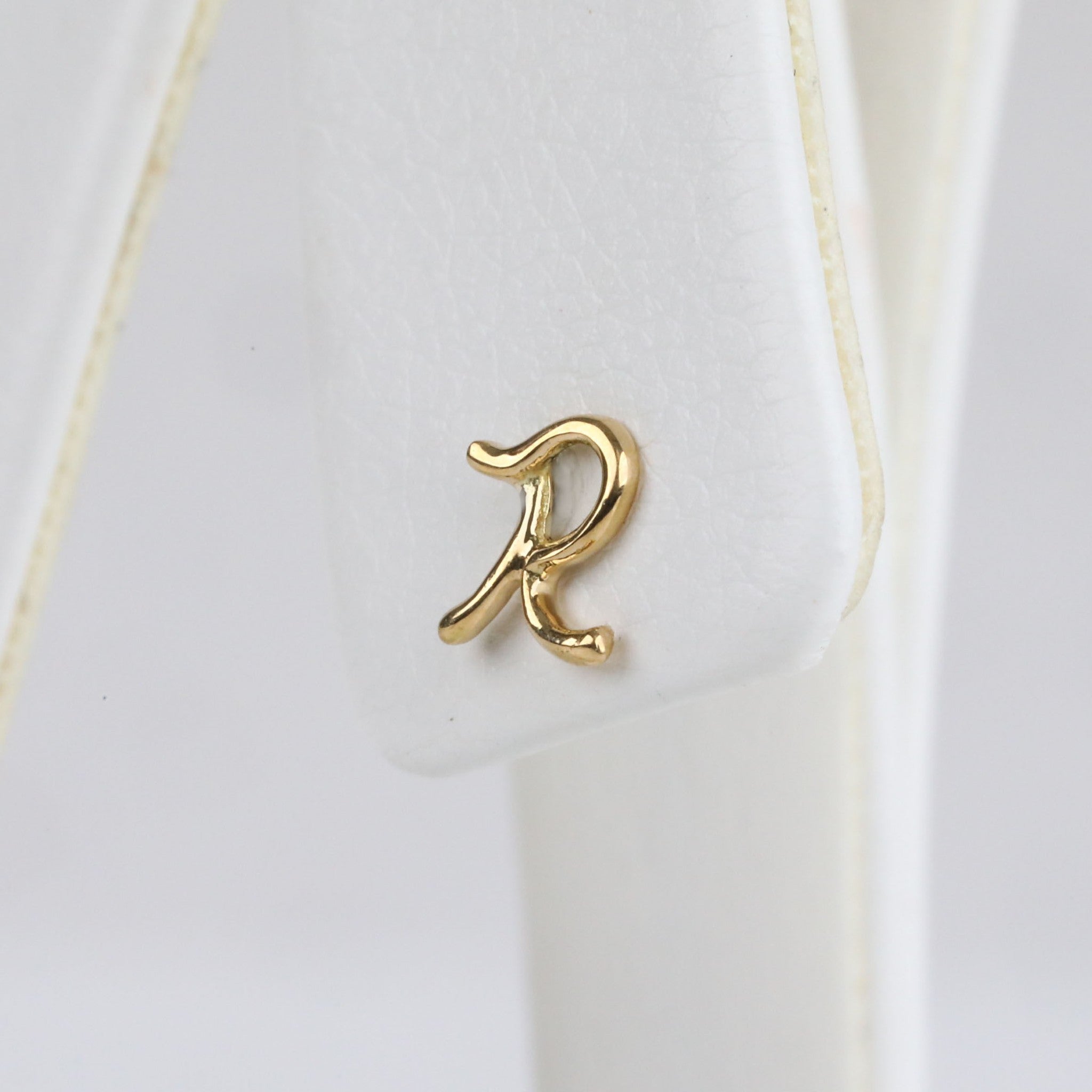 K18ピアス(イニシャル/R/片側)《25H02711-R》