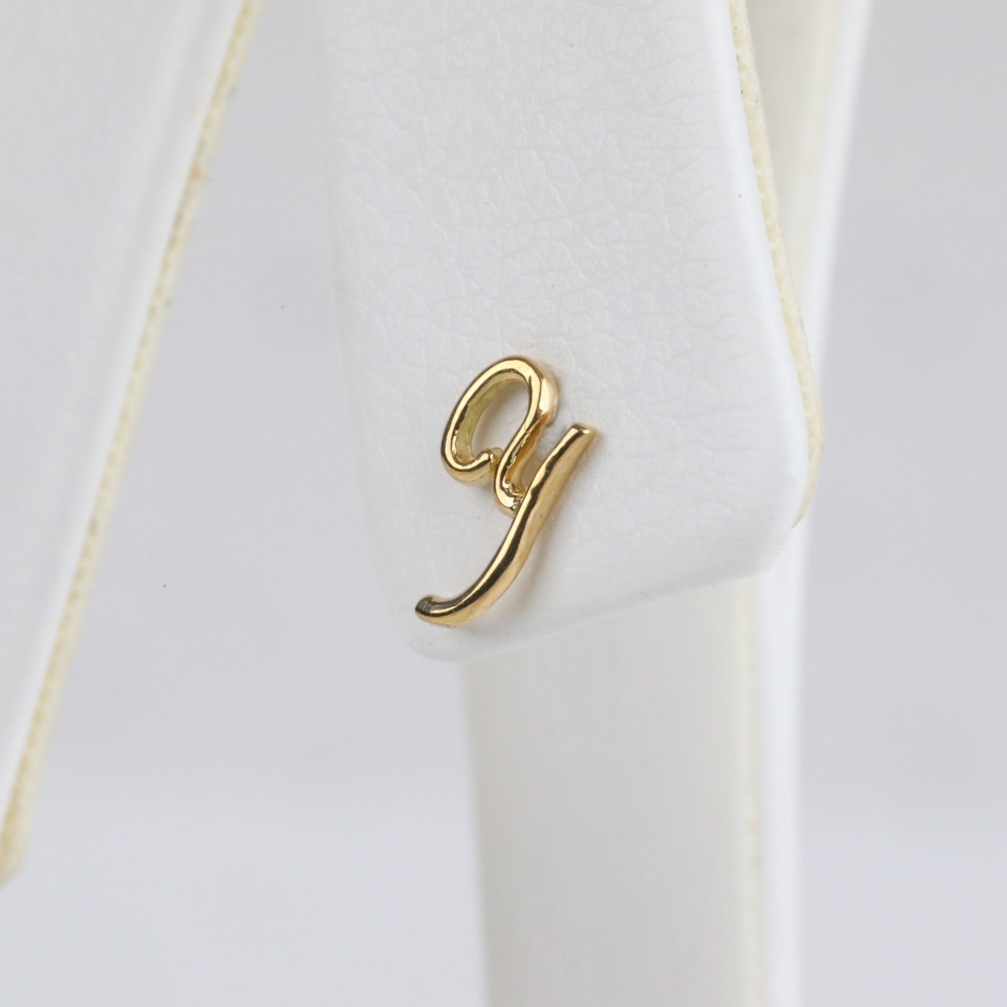 K18ピアス(イニシャル/Y/片側)《25H02711-Y》