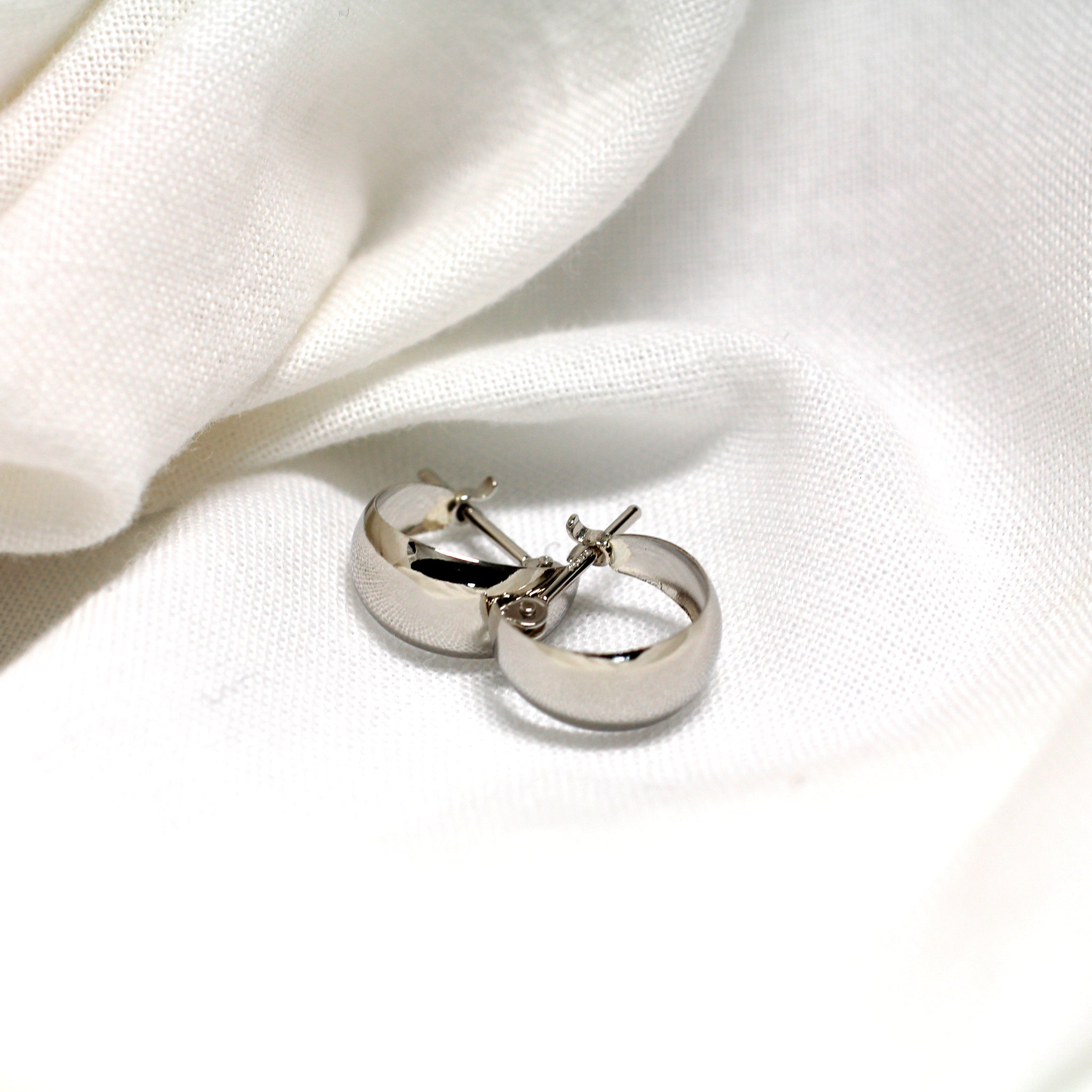 プラチナピアス(フープ)《25H02810》