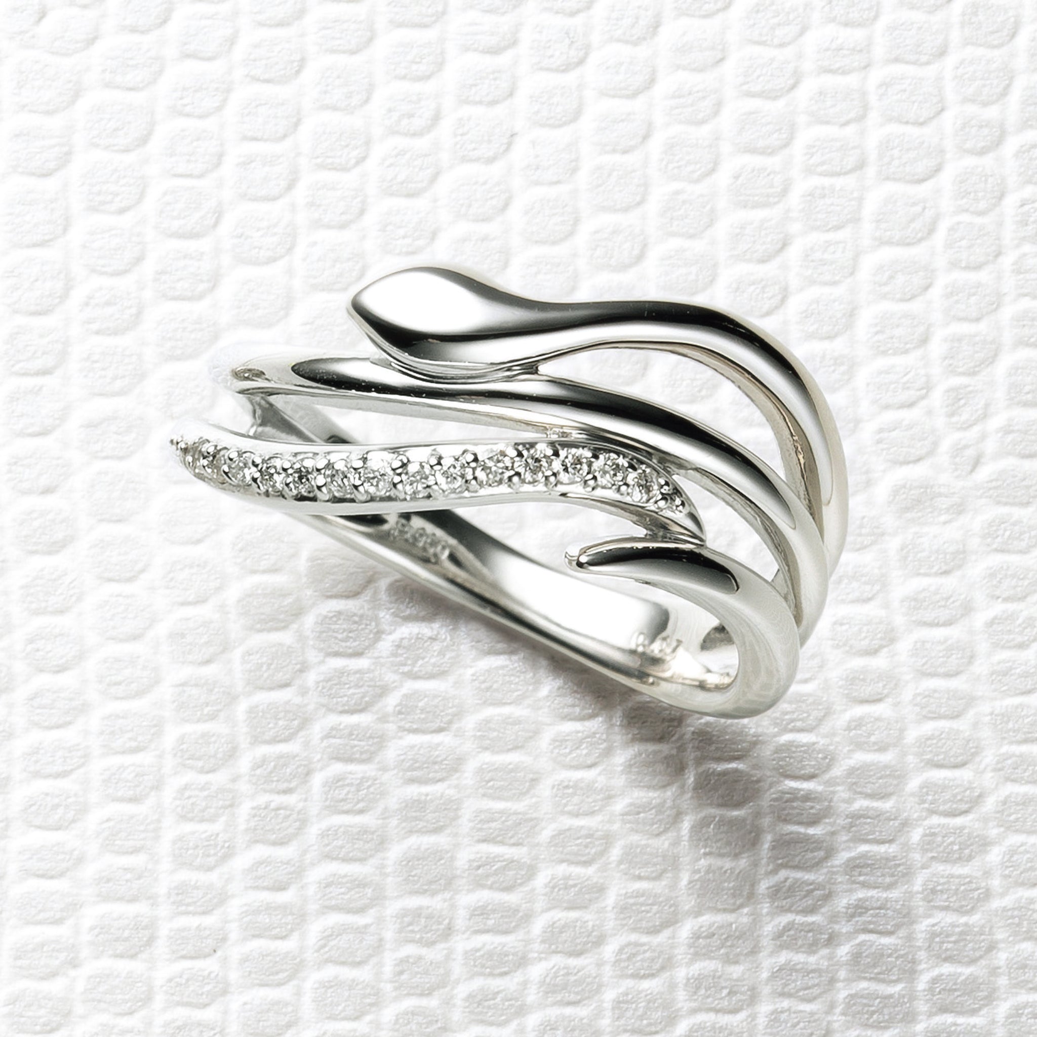 ダイヤモンド プラチナリング(ヘビモチーフ/4月誕生石)《25H03006》