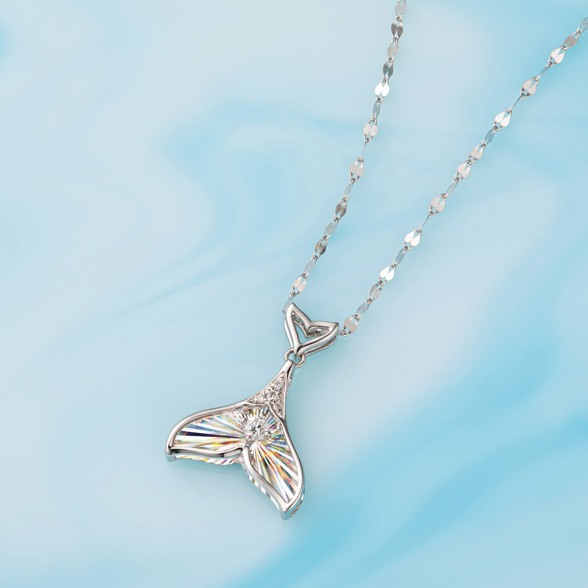 ダイヤモンド K18ネックレス(クジラの尻尾モチーフ/4月誕生石)《25H03101》