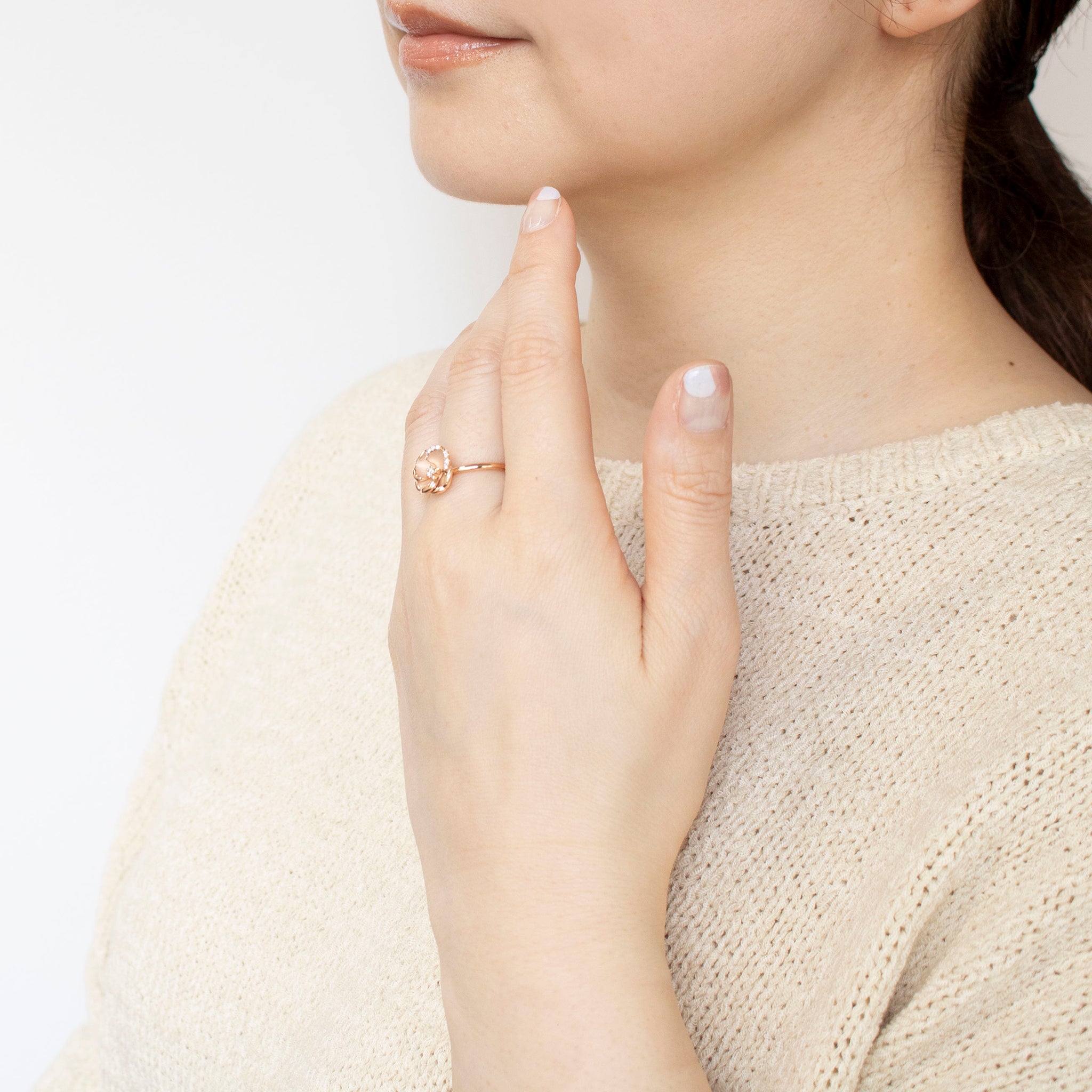 ダイヤモンド K18リング(カメリアモチーフ/4月誕生石/鑑別書付)《25N00201》