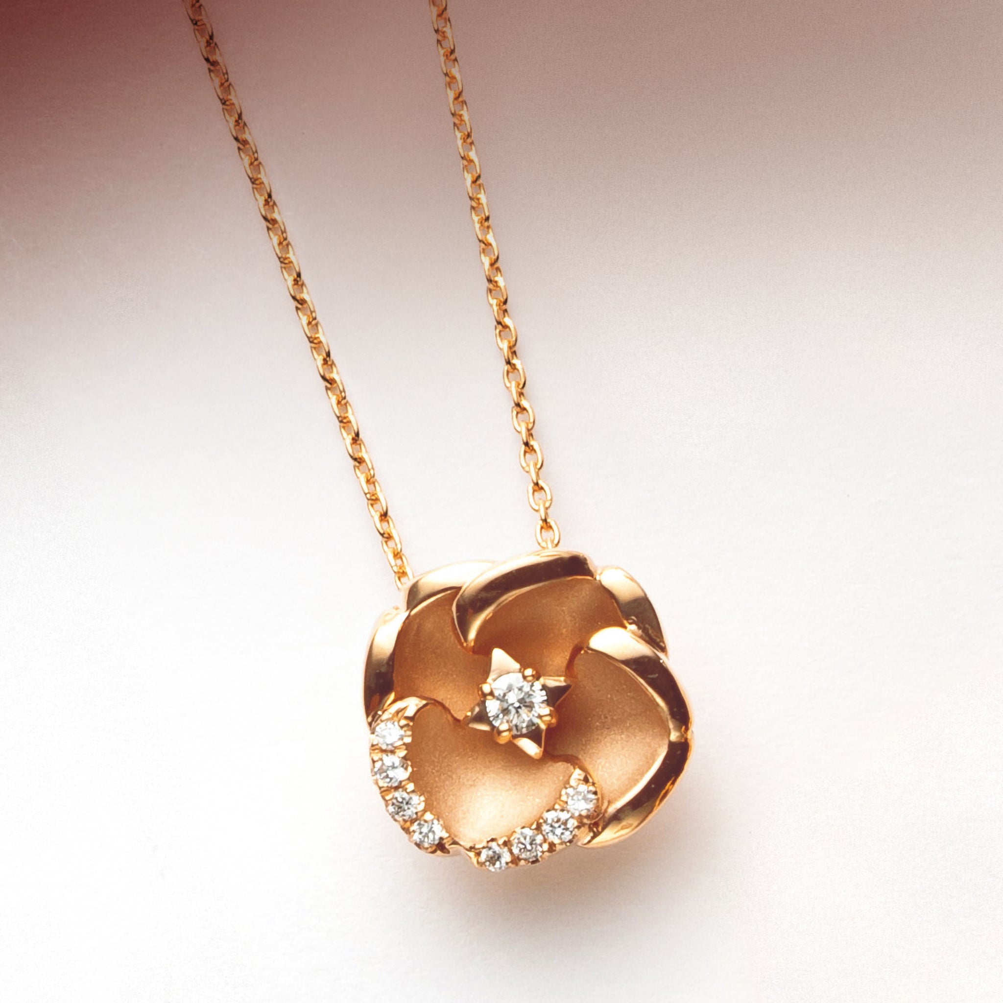 ダイヤモンド K18ネックレス(カメリアモチーフ/4月誕生石/鑑別書付)《25N00202》