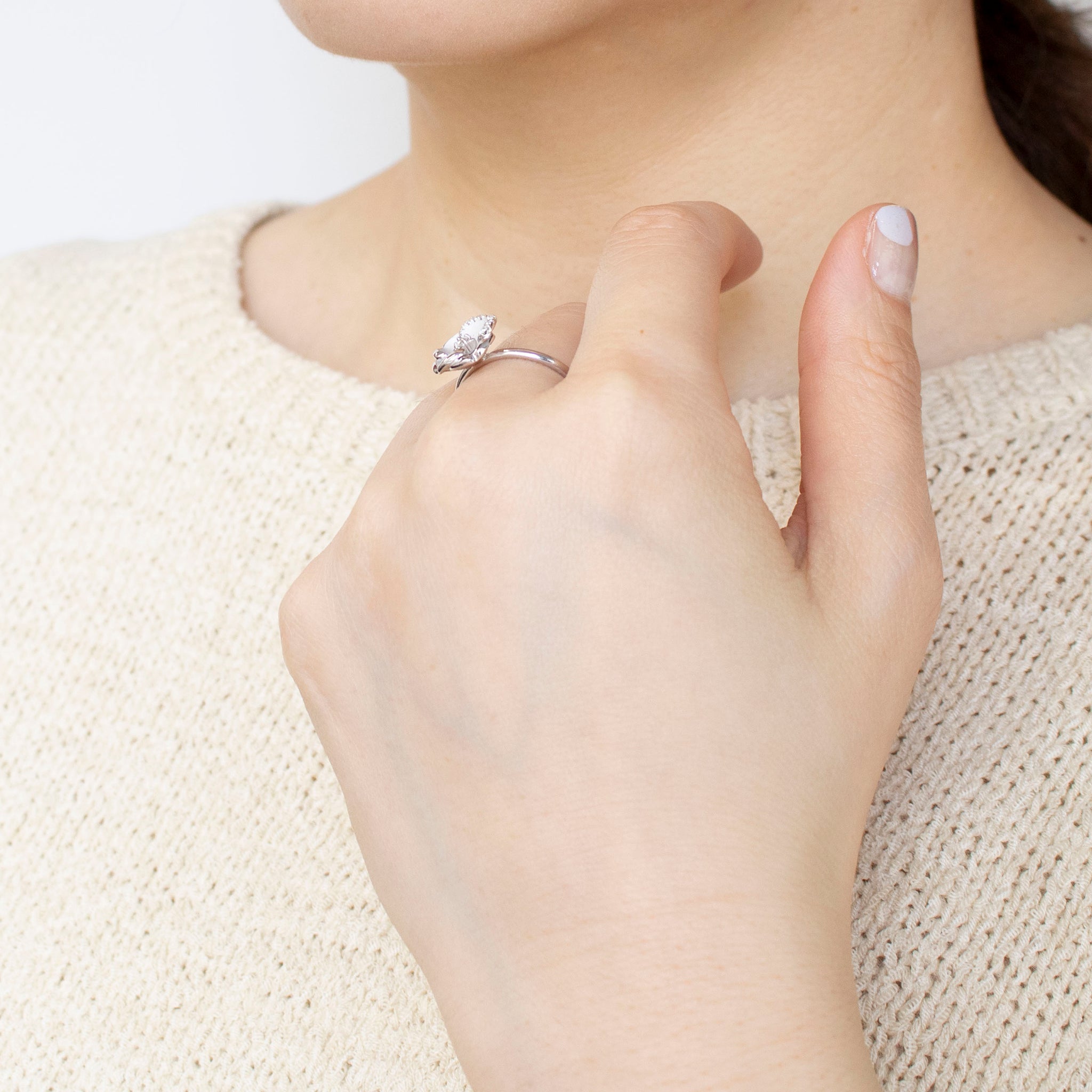 ダイヤモンド プラチナリング(カメリアモチーフ/4月誕生石)《25N00205》