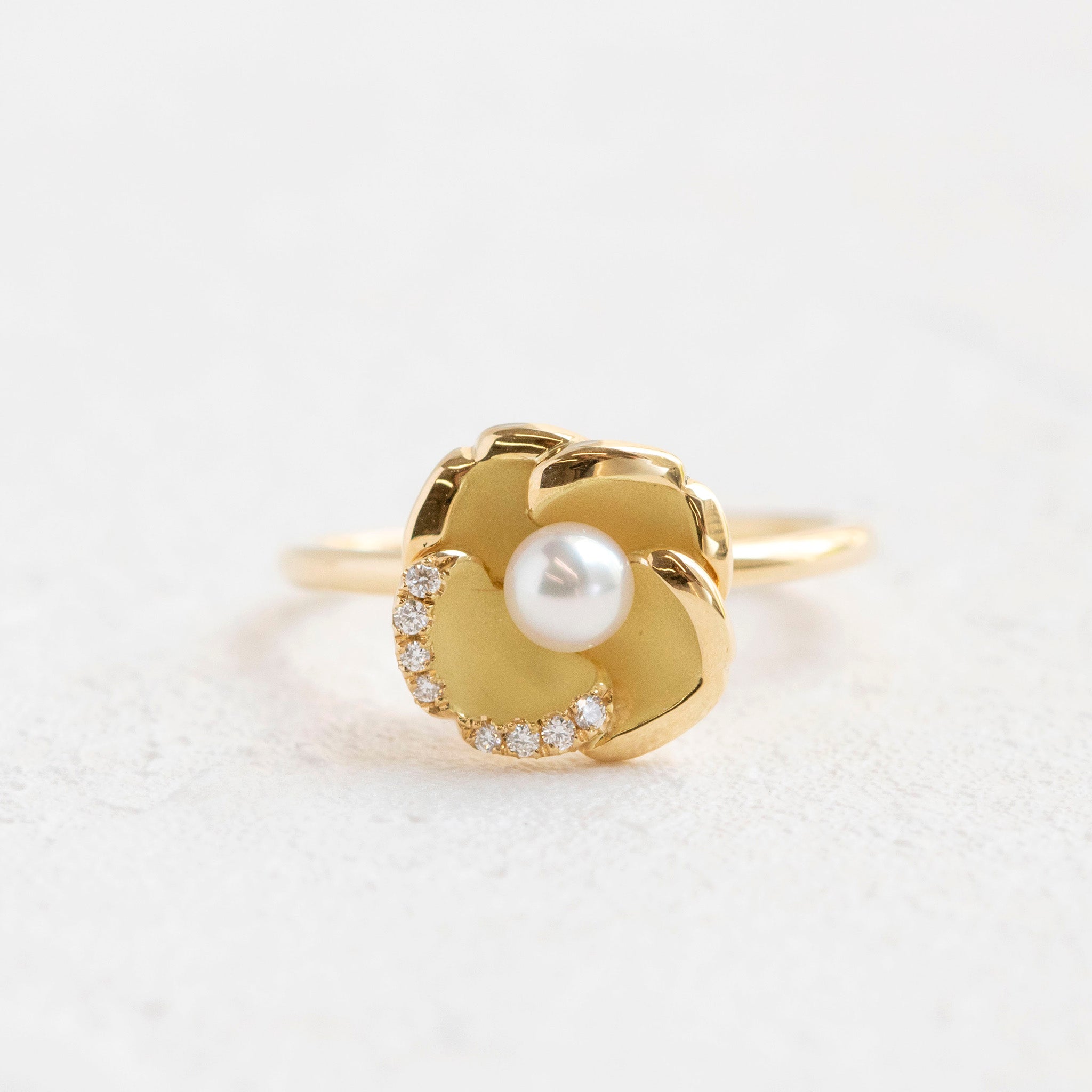 パール K18リング(アコヤ真珠/4mm/カメリアモチーフ/6月誕生石/鑑別書付)《25N00206》