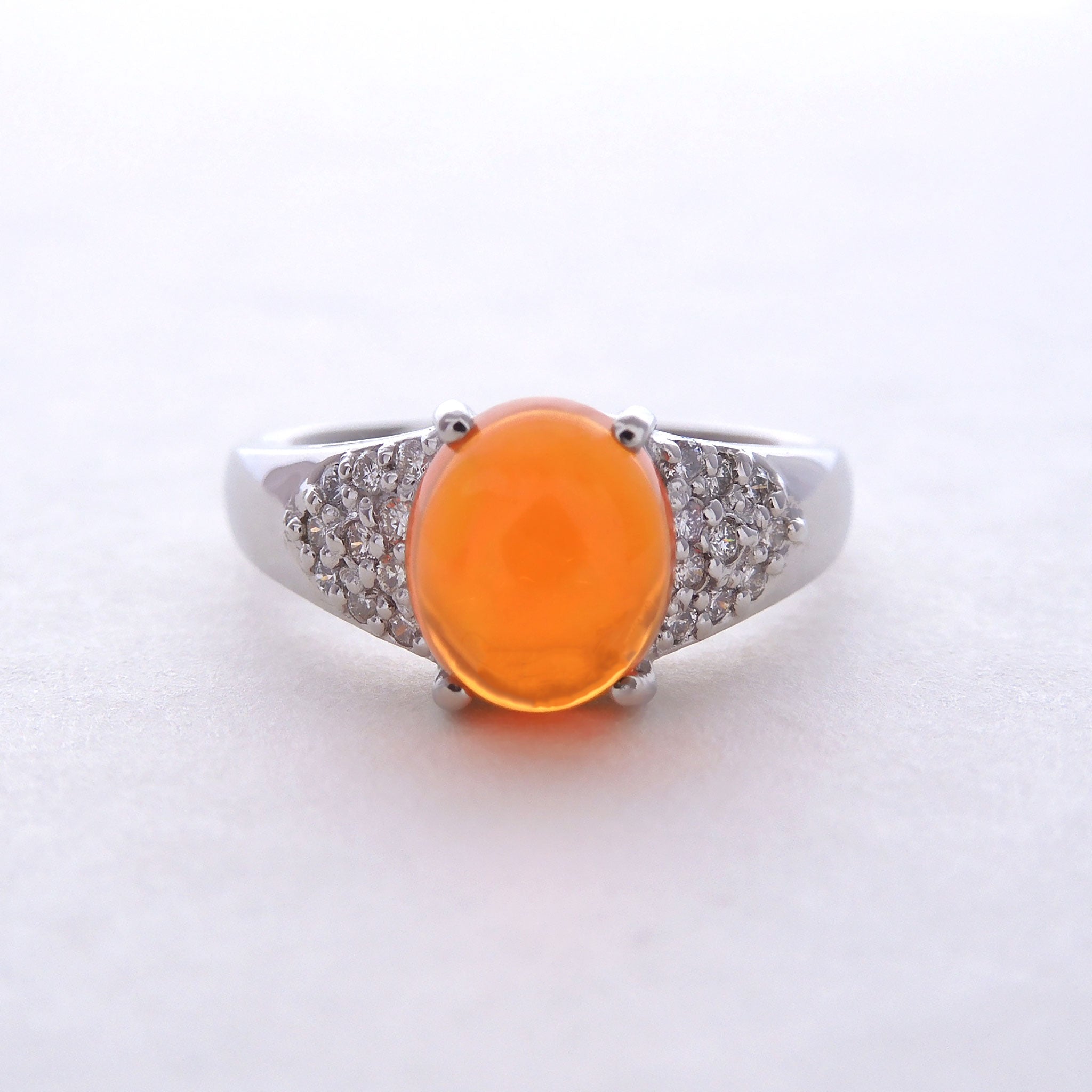 ファイヤーオパール/ダイヤモンド プラチナリング(1.5カラット/10月誕生石/鑑別書付)《25N00304》