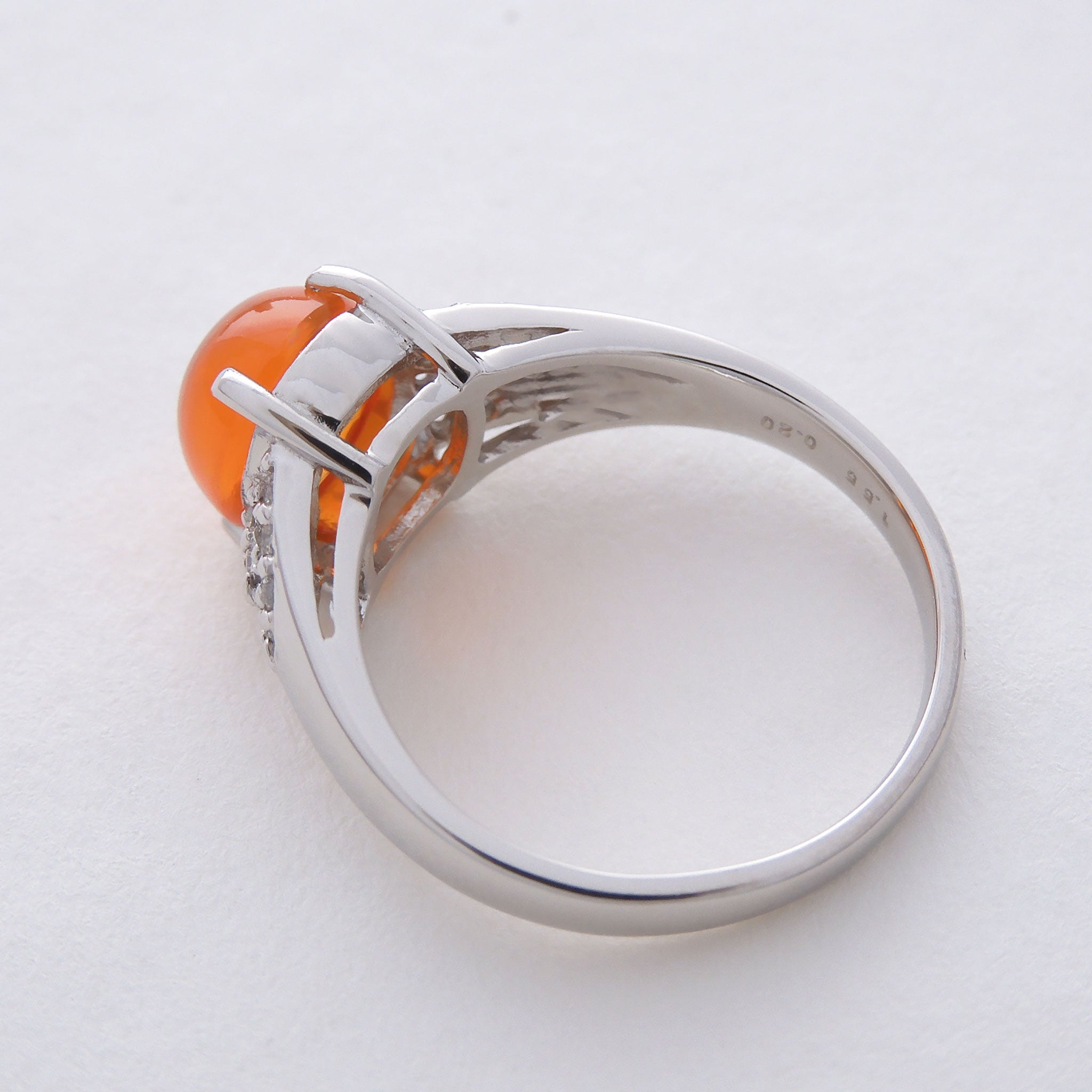 ファイヤーオパール/ダイヤモンド プラチナリング(1.5カラット/10月誕生石/鑑別書付)《25N00304》