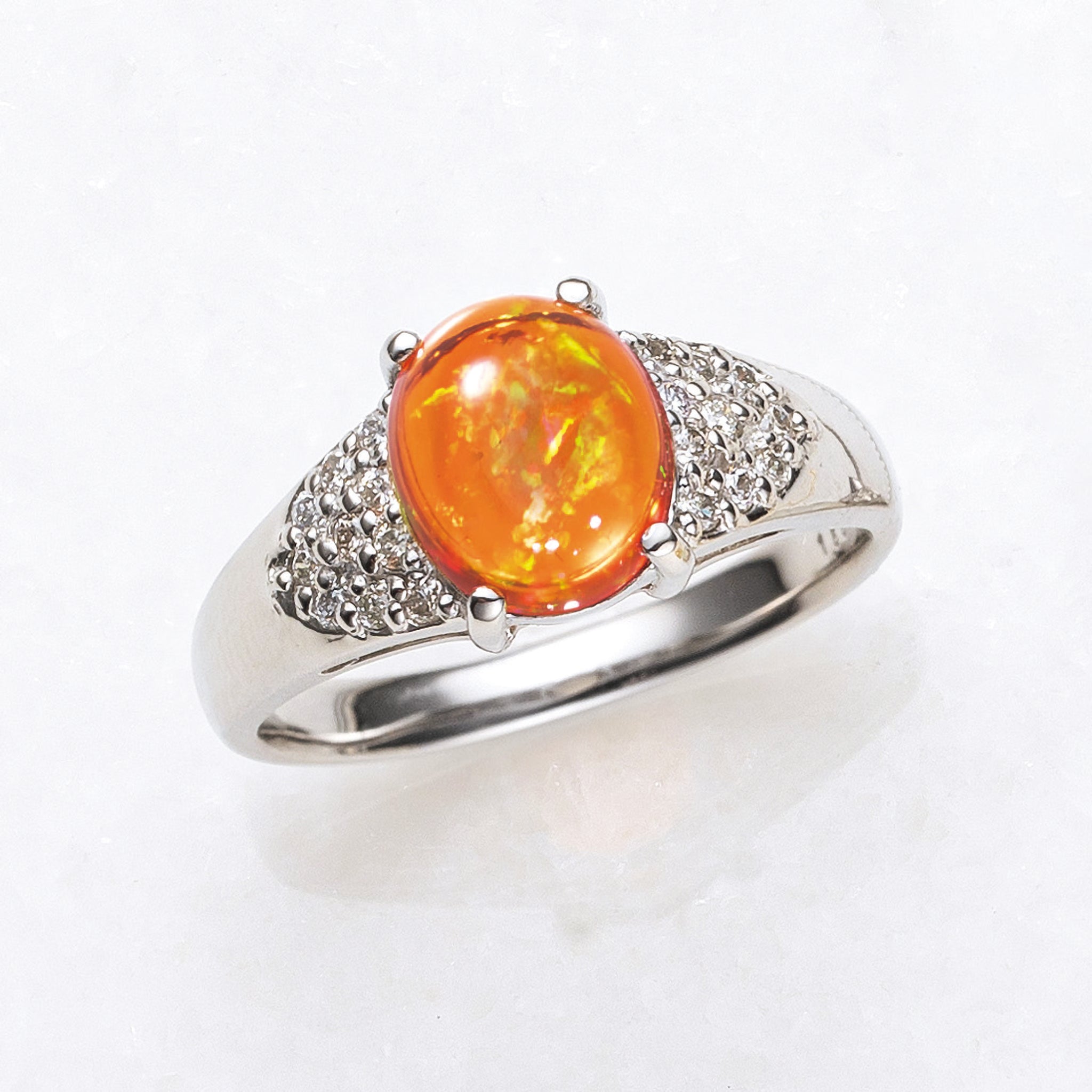 ファイヤーオパール/ダイヤモンド プラチナリング(1.5カラット/10月誕生石/鑑別書付)《25N00304》