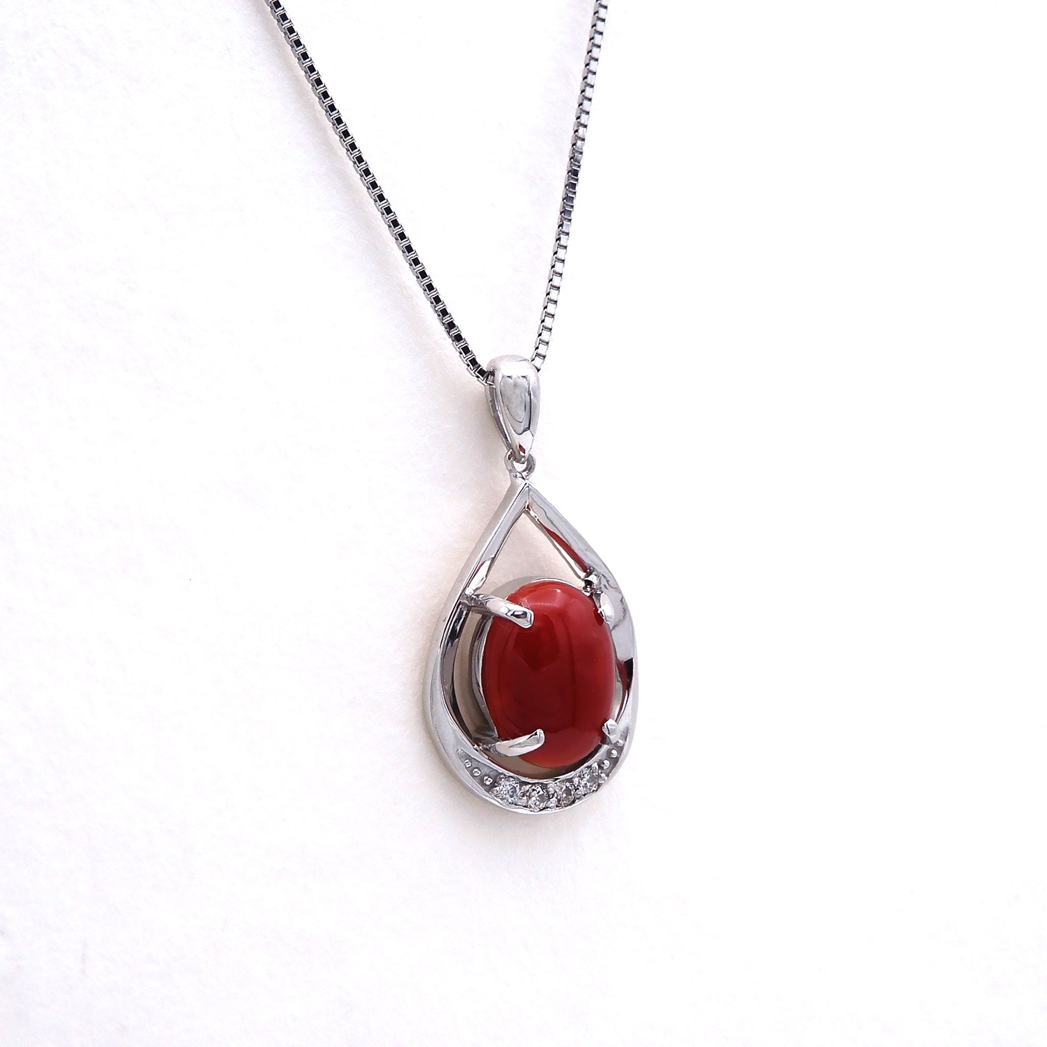 珊瑚(サンゴ)/ダイヤモンド プラチナネックレス(3月誕生石/鑑別書付)《25N00306》