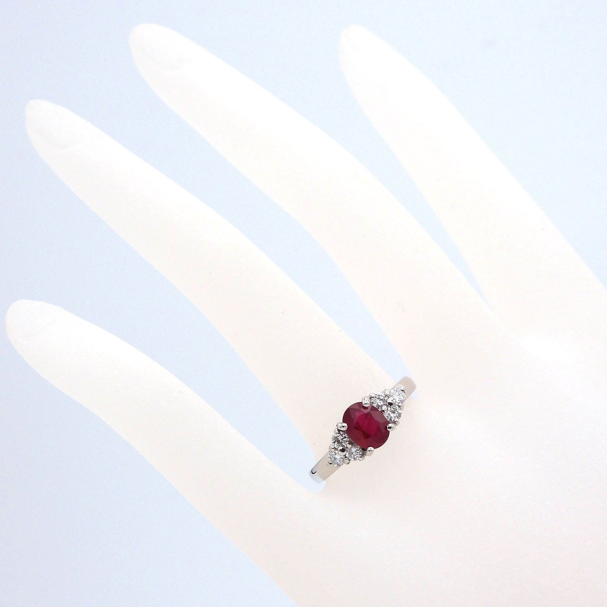 ルビー/ダイヤモンド プラチナリング(1カラット/ピジョンブラッド/7月誕生石/鑑別書付)《25N00401》