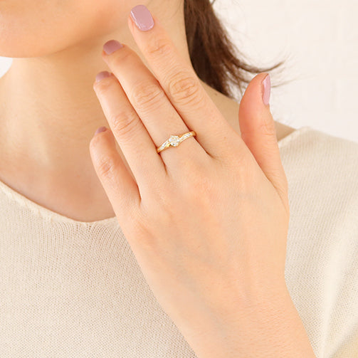 ダイヤモンド K18リング(0.3カラット/ベリーライトイエロー/4月誕生石/グレーディングレポート付)《25N00407》