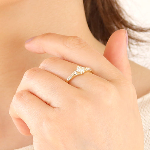 ダイヤモンド K18リング(0.3カラット/ベリーライトイエロー/4月誕生石/グレーディングレポート付)《25N00407》