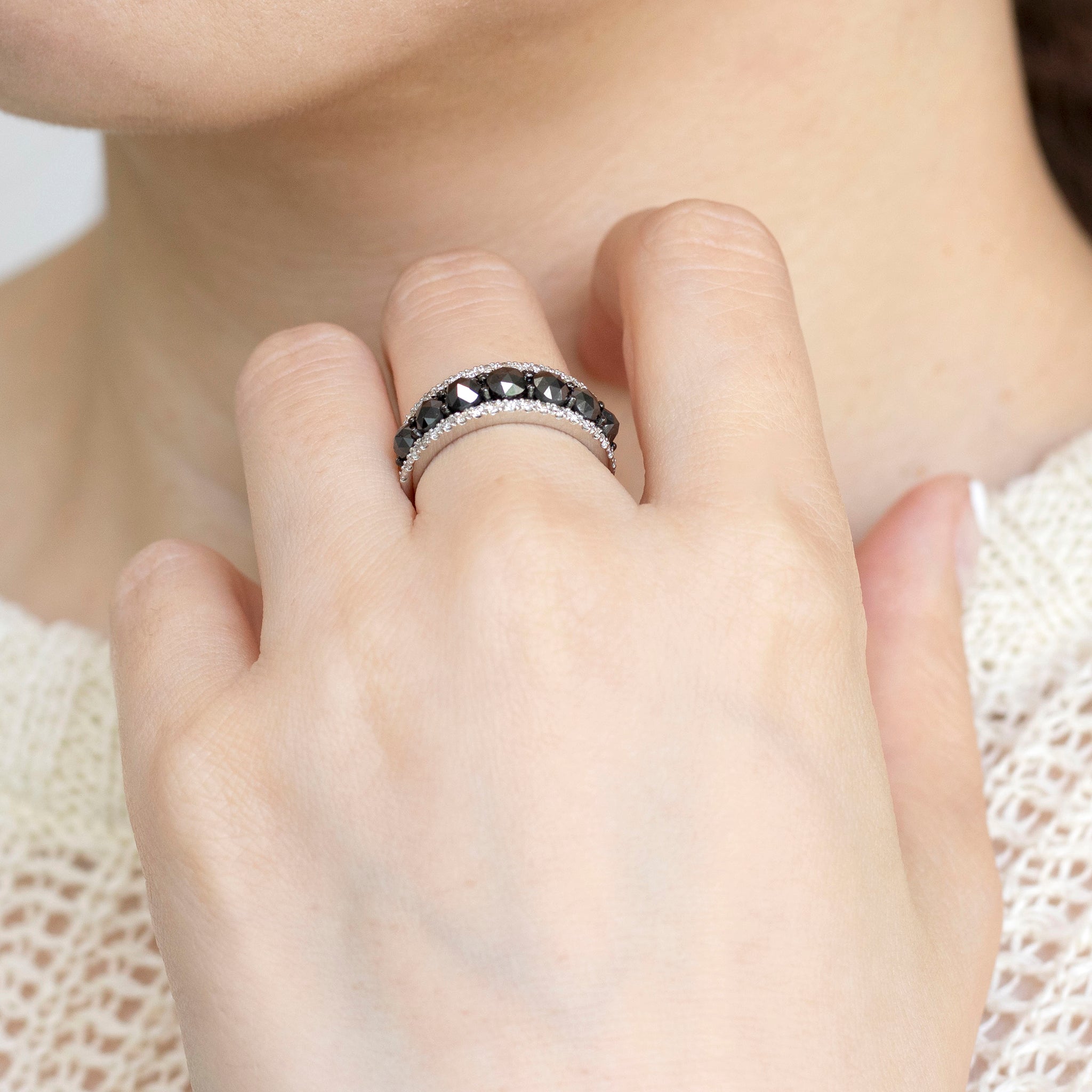 ブラックダイヤモンド/ダイヤモンド プラチナリング(計1.0カラット/4月誕生石)《25N00501》