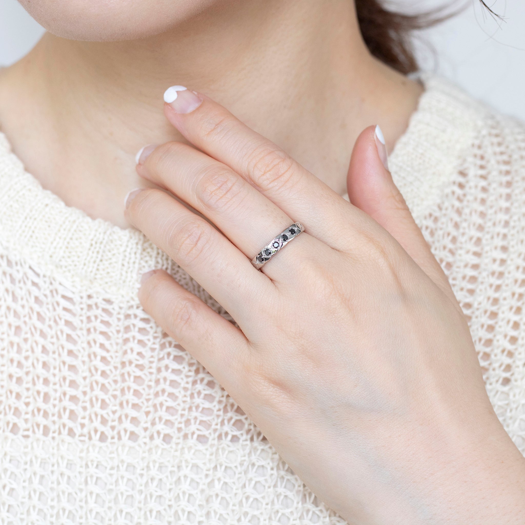 ブラックダイヤモンド/ダイヤモンド プラチナリング(4月誕生石《25N00504》