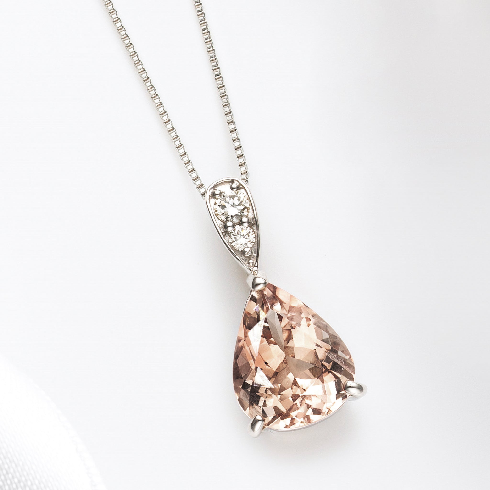 ラブラドライト/ダイヤモンド プラチナネックレス(ペアシェイプ/鑑別書付)《25N00507》