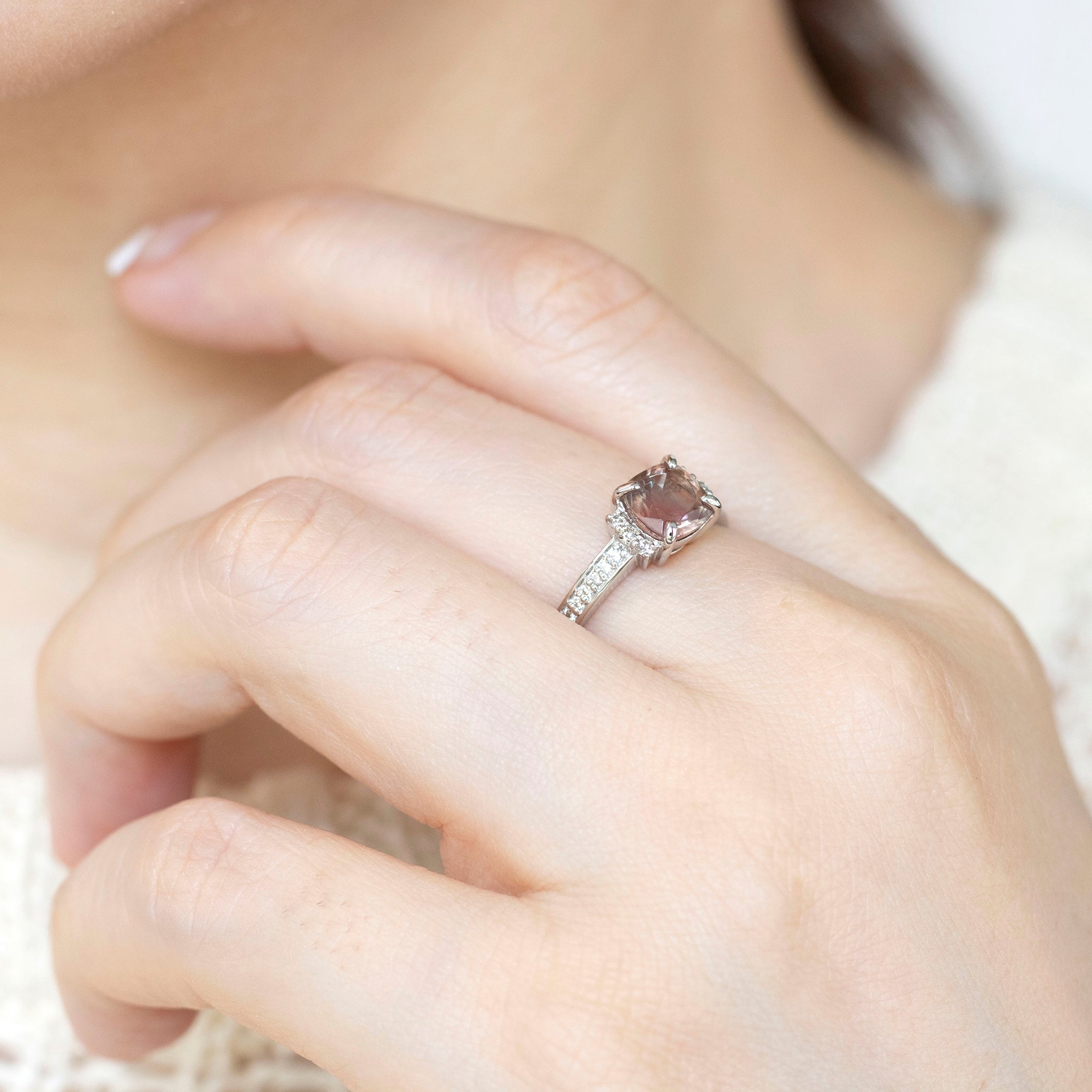 ラブラドライト/ダイヤモンド プラチナリング(クッションシェイプカット)《25N00508》