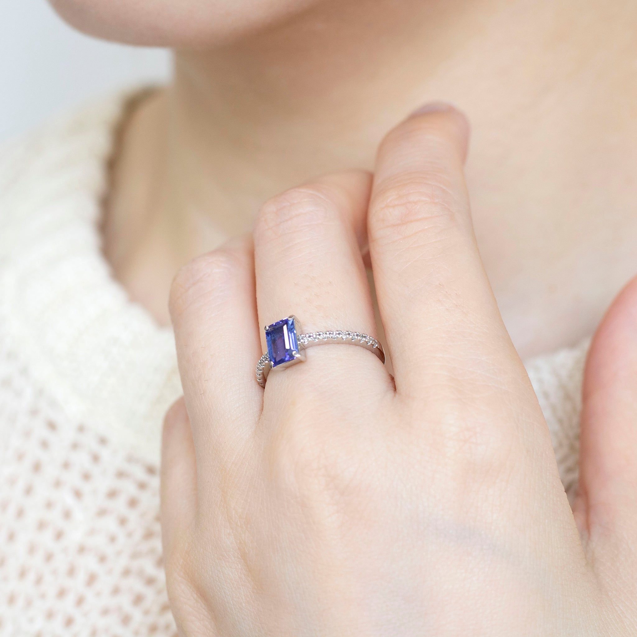 タンザナイト/ダイヤモンド プラチナリング(エメラルドカット/12月誕生石)《25N00605》