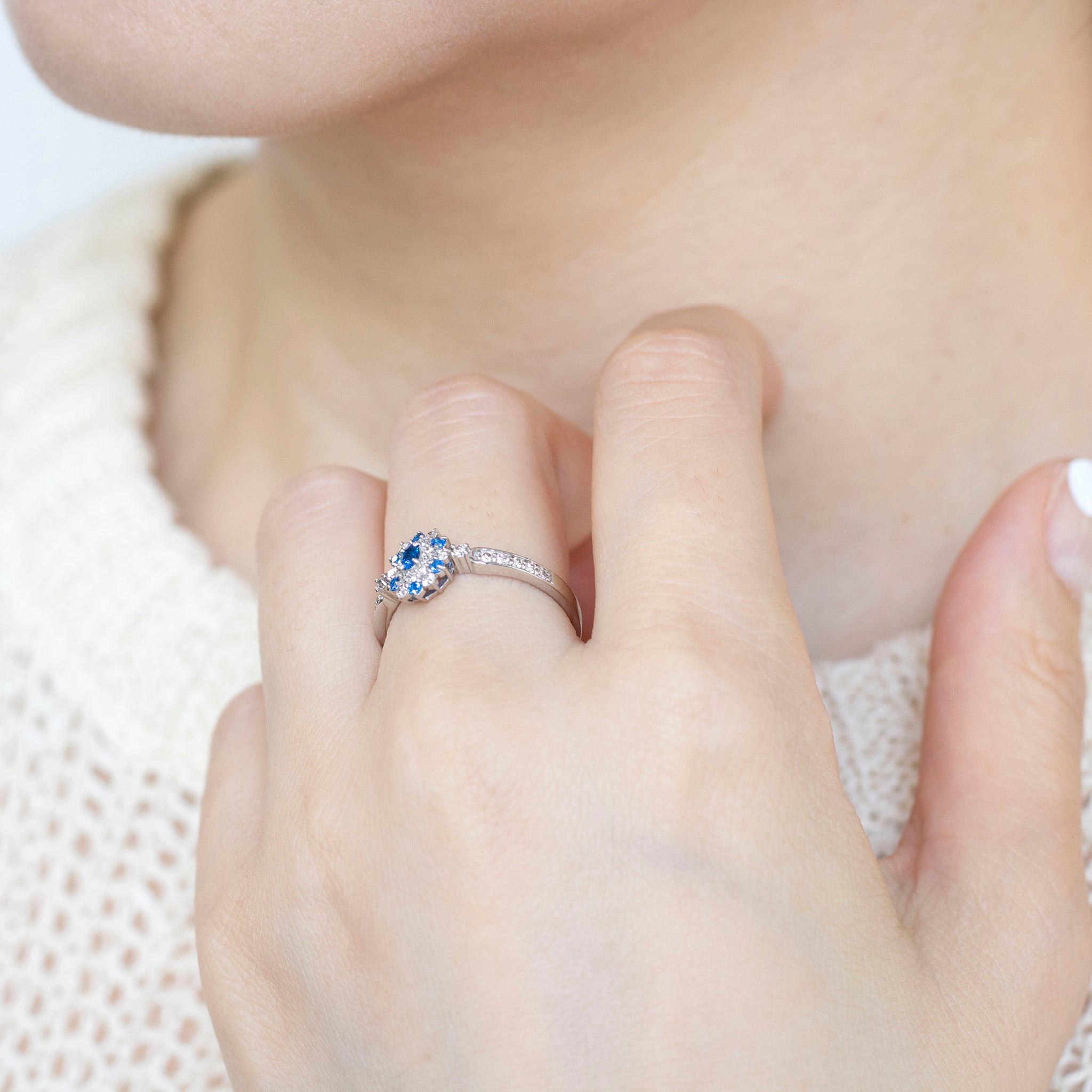 アウイナイト/ダイヤモンド プラチナリング(オーバルカット/鑑別書付)《25N00609》