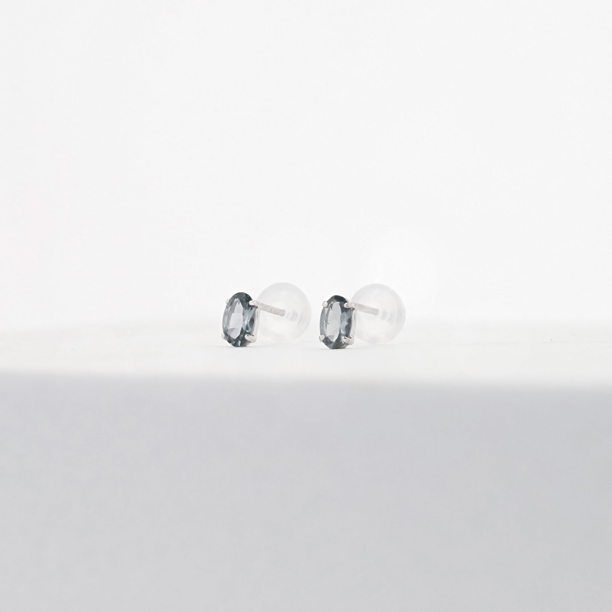 スピネル/ダイヤモンド プラチナピアス(8月誕生石《25N00702》