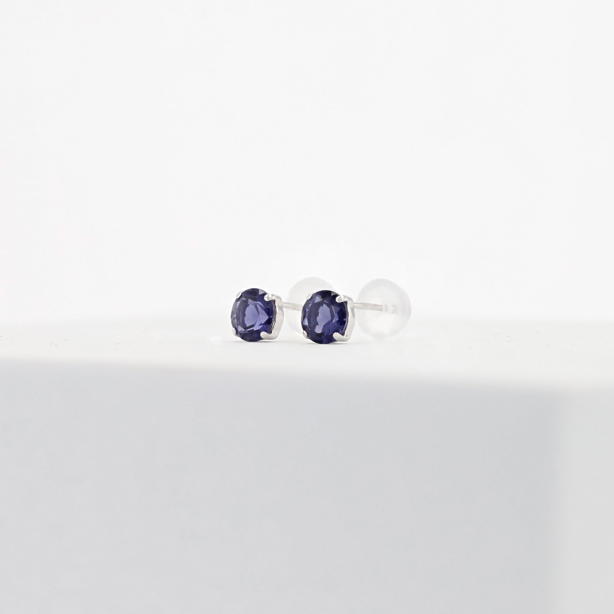 アイオライト プラチナピアス(3月誕生石)《25N00710》