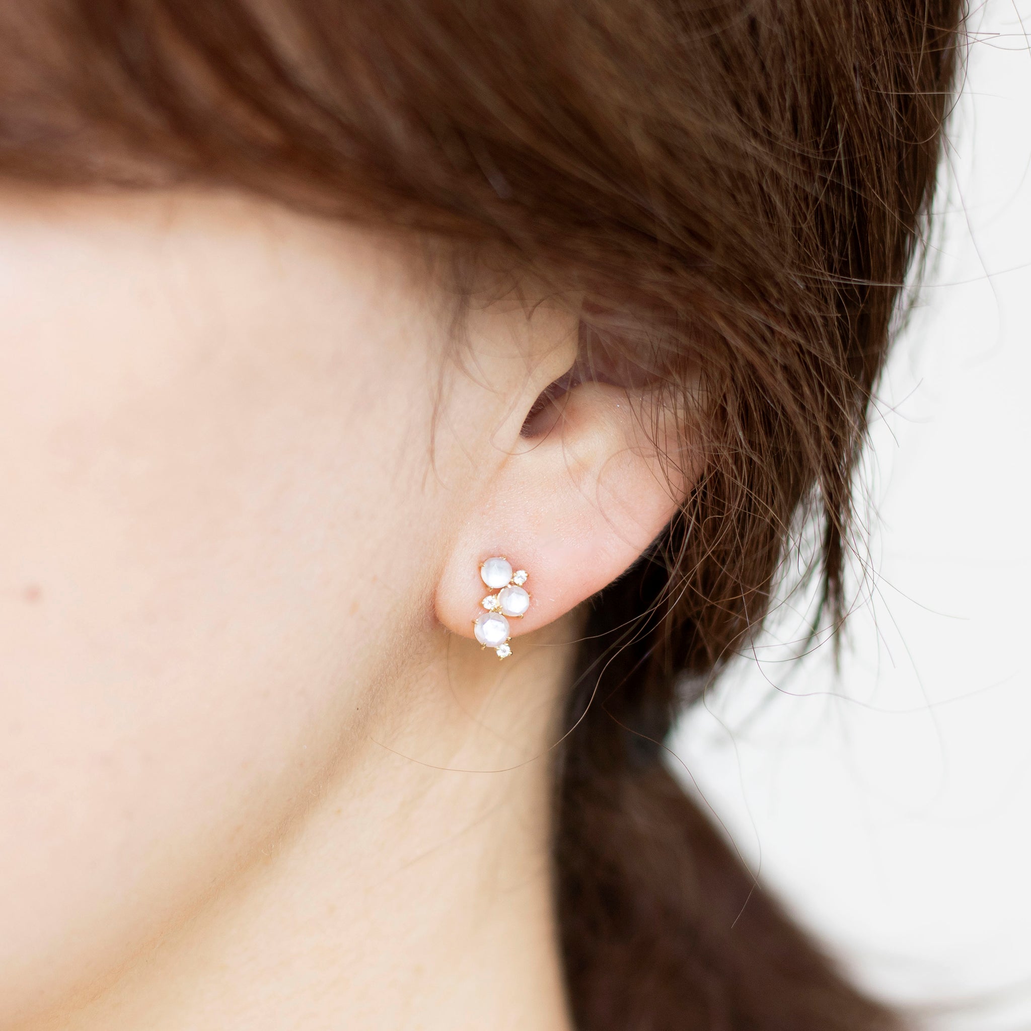 張り合わせ石(クォーツ/シェル)/ホワイトトパーズ K18ピアス《25N00808》