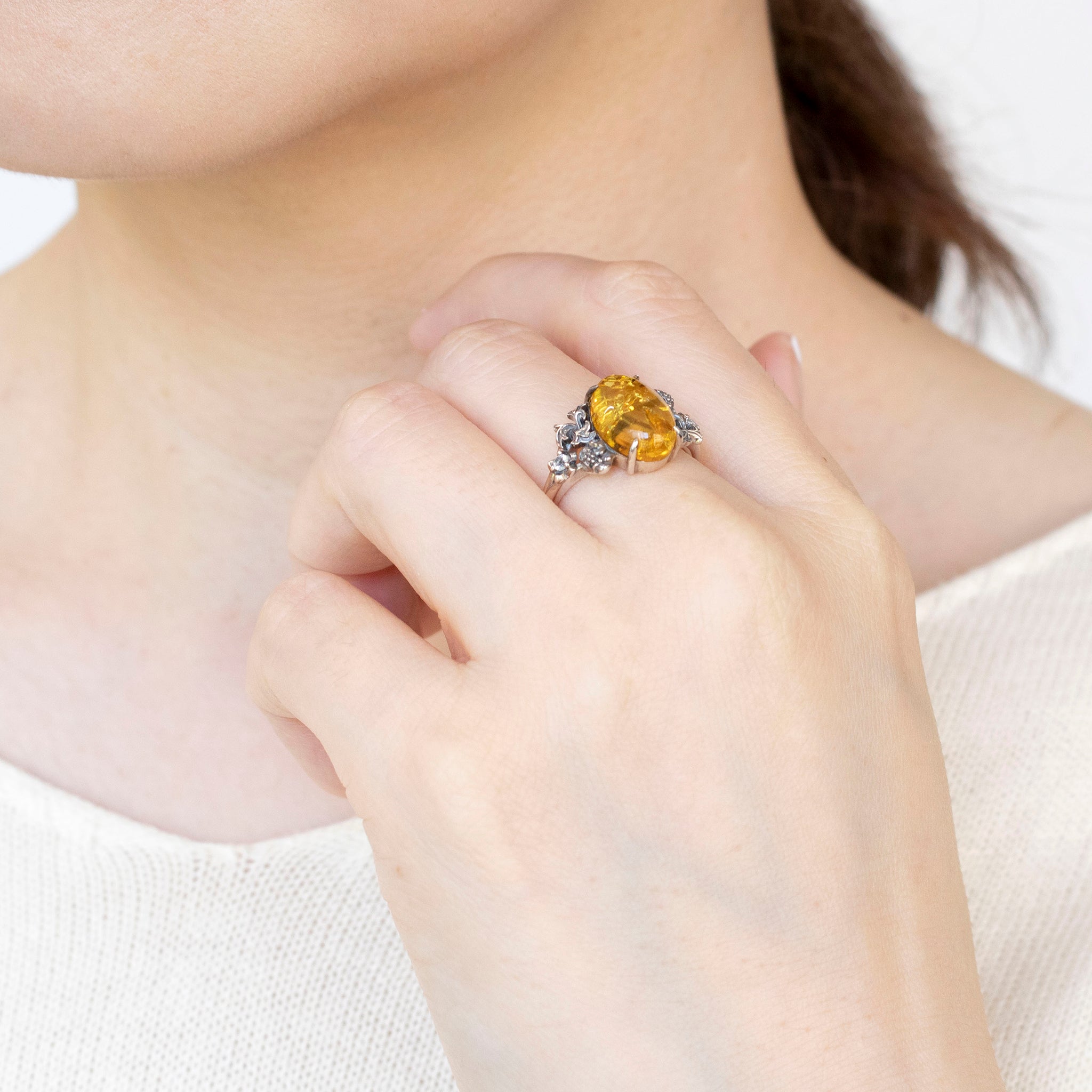 琥珀(こはく)/ホワイトトパーズ シルバーリング(やぐるまぎく)《25N00905》