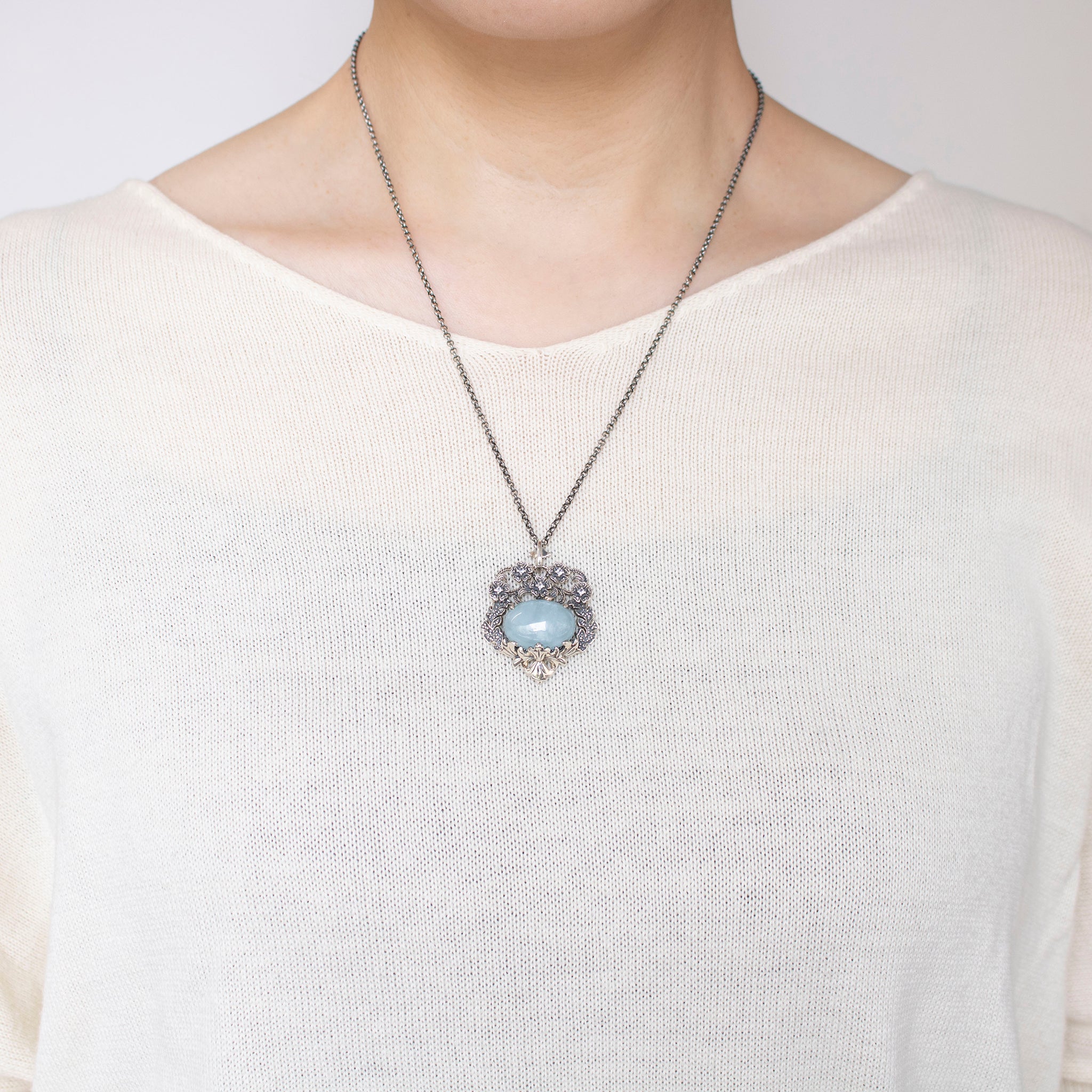 アクアマリン/ホワイトトパーズ シルバーネックレス(オーク/3月誕生石)《25N00906》