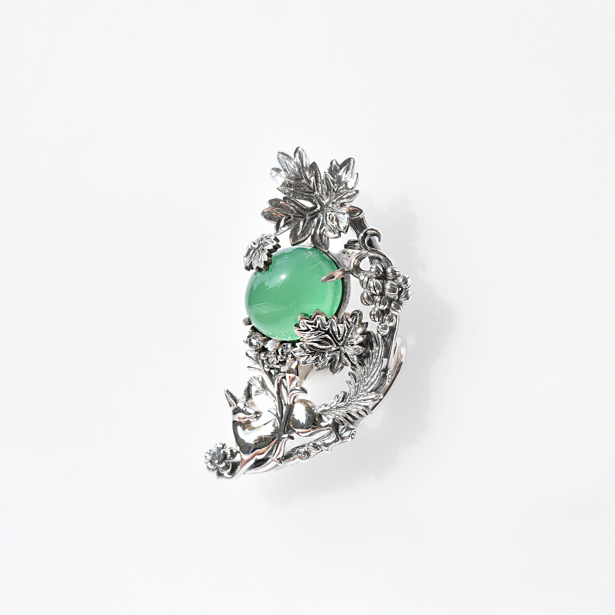 グリーンカルセドニー/ホワイトトパーズ シルバーブローチ兼ペンダントトップ(ブドウ)《25N00908》