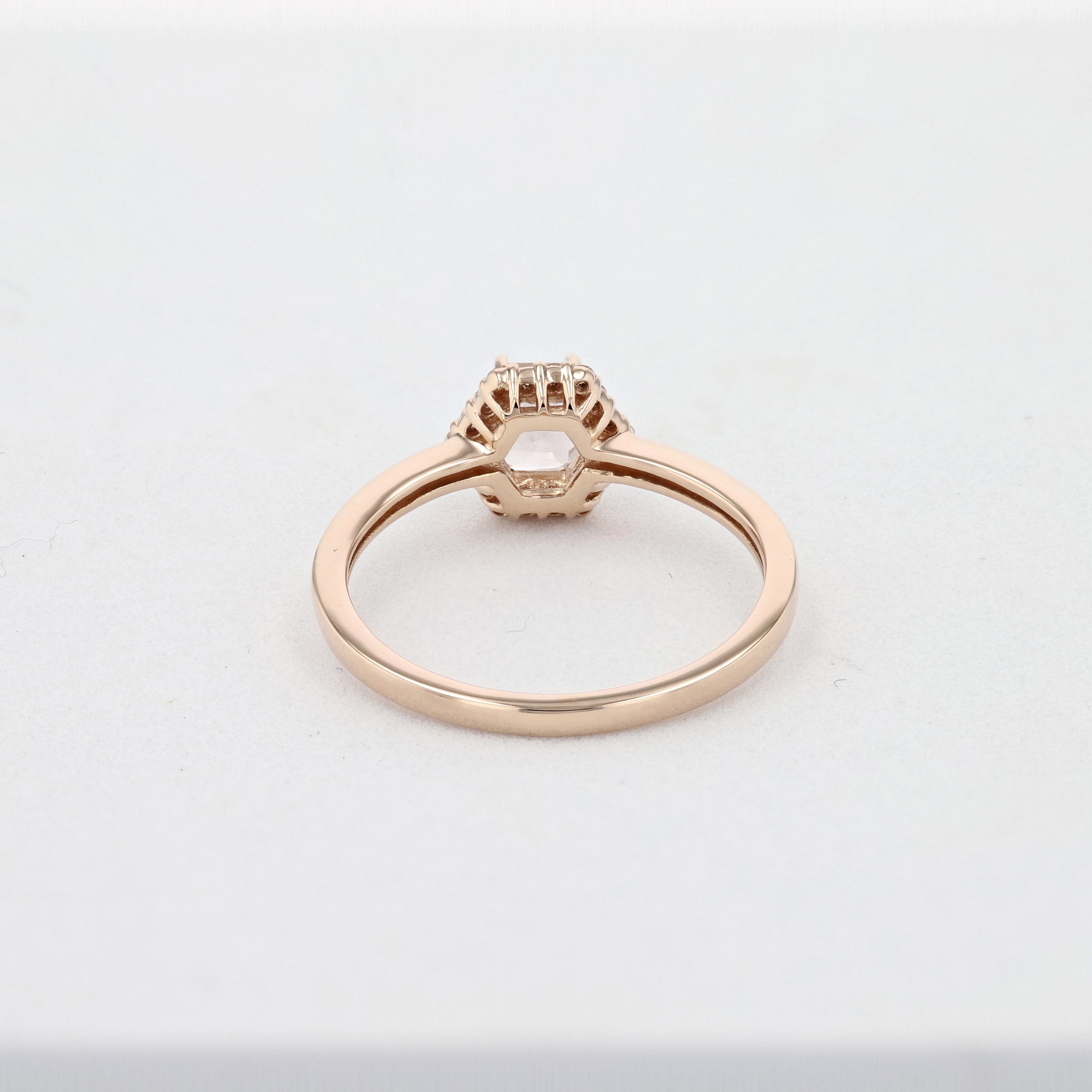 モルガナイト/ダイヤモンド K18リング(4月誕生石)《25N01407》