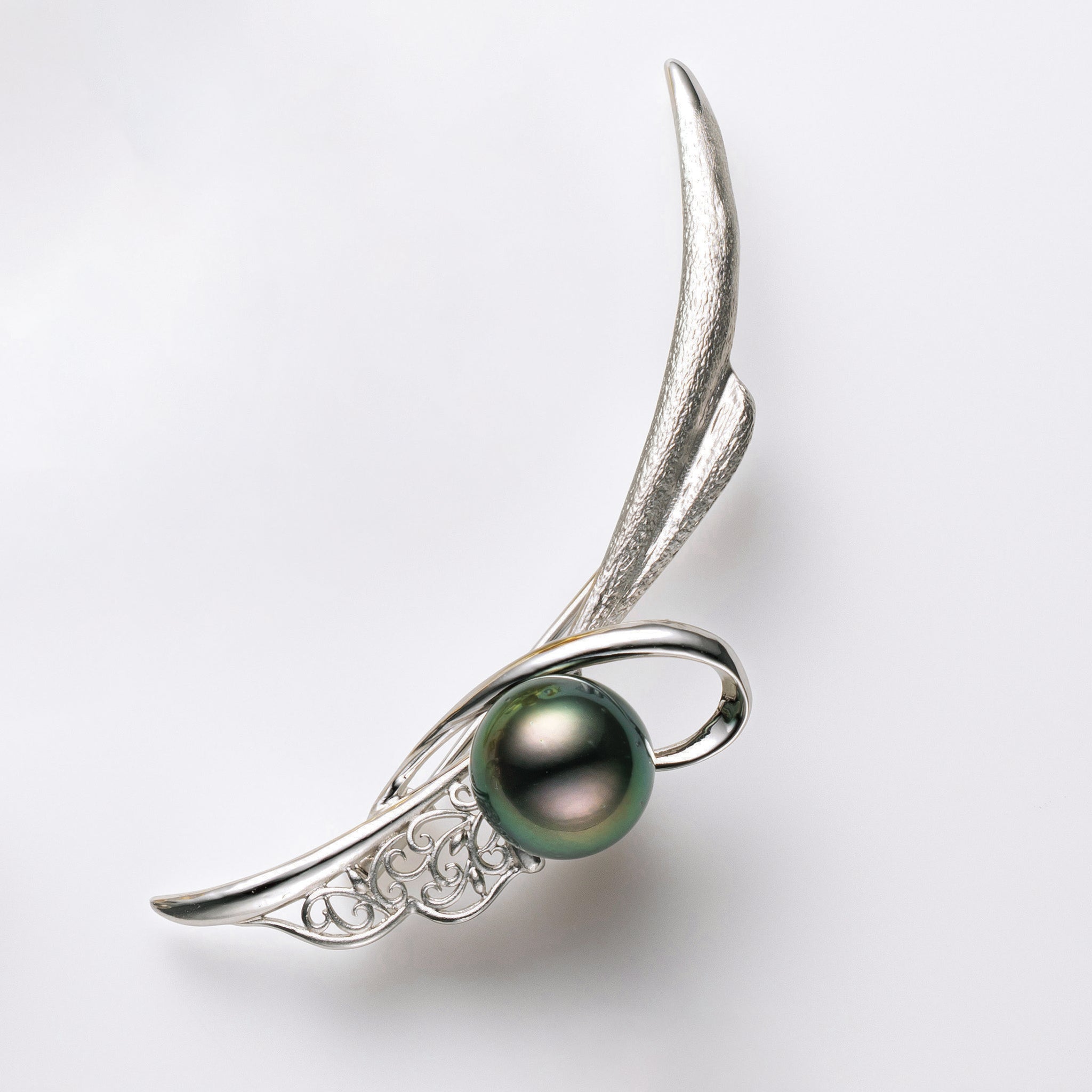 パール シルバーブローチ(黒蝶真珠/11mm/6月誕生石)《25N01506》