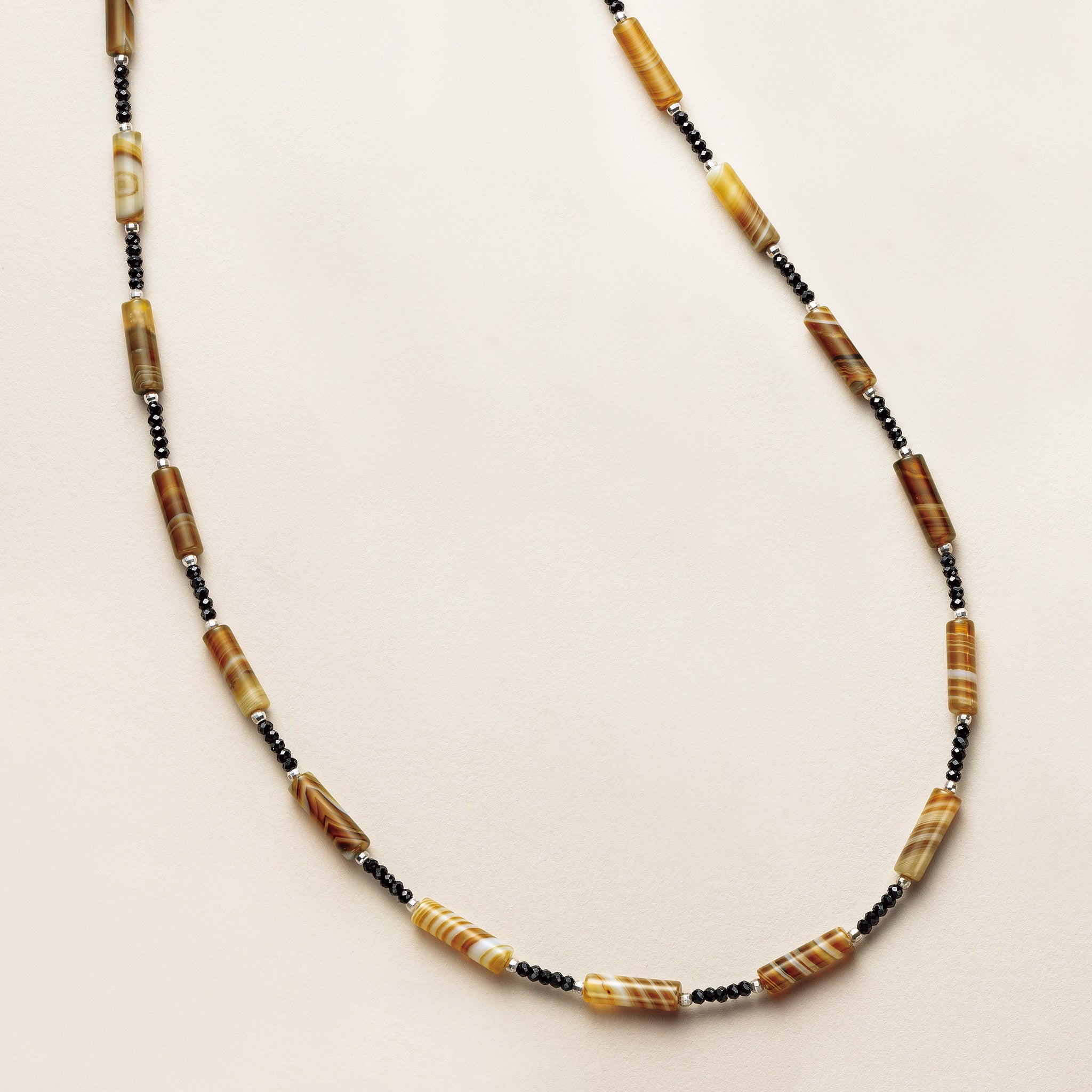 アゲート/ブラックスピネル シルバーネックレス(ロング/70cm