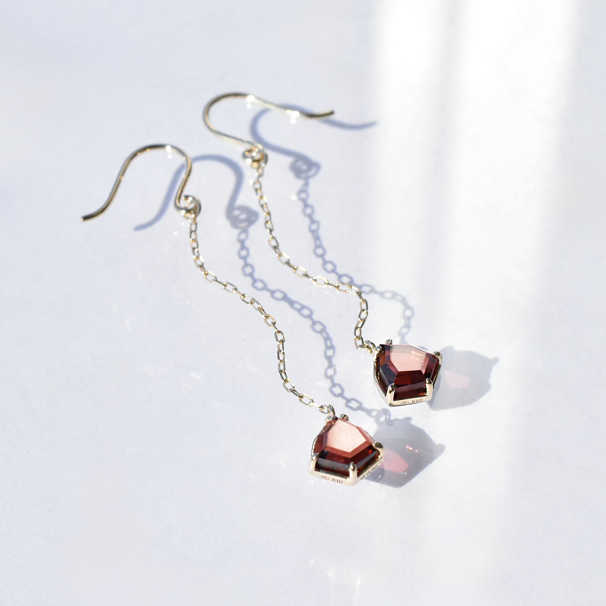 ガーネット K10ピアス(1月誕生石)《25N01608》