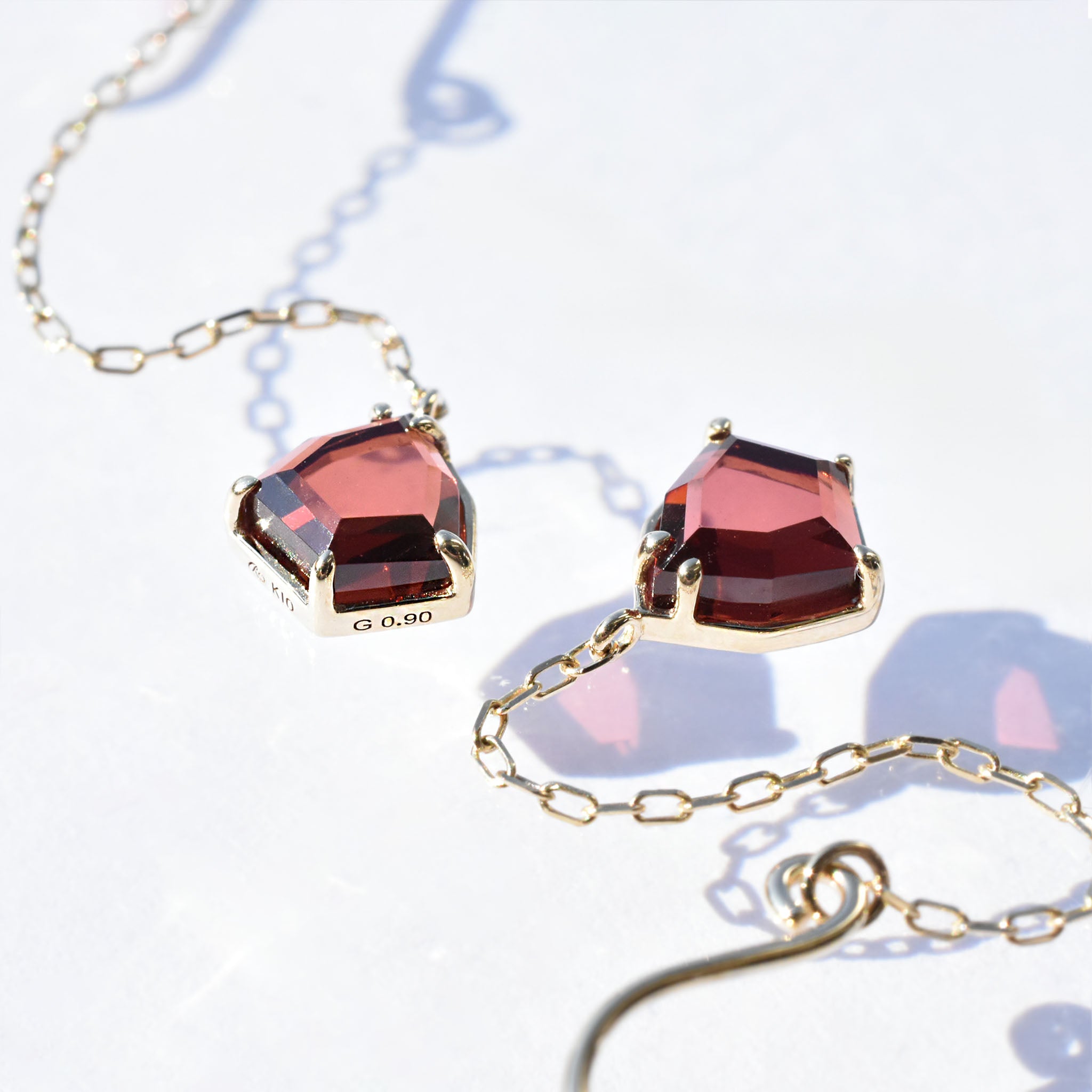 ガーネット K10ピアス(1月誕生石)《25N01608》