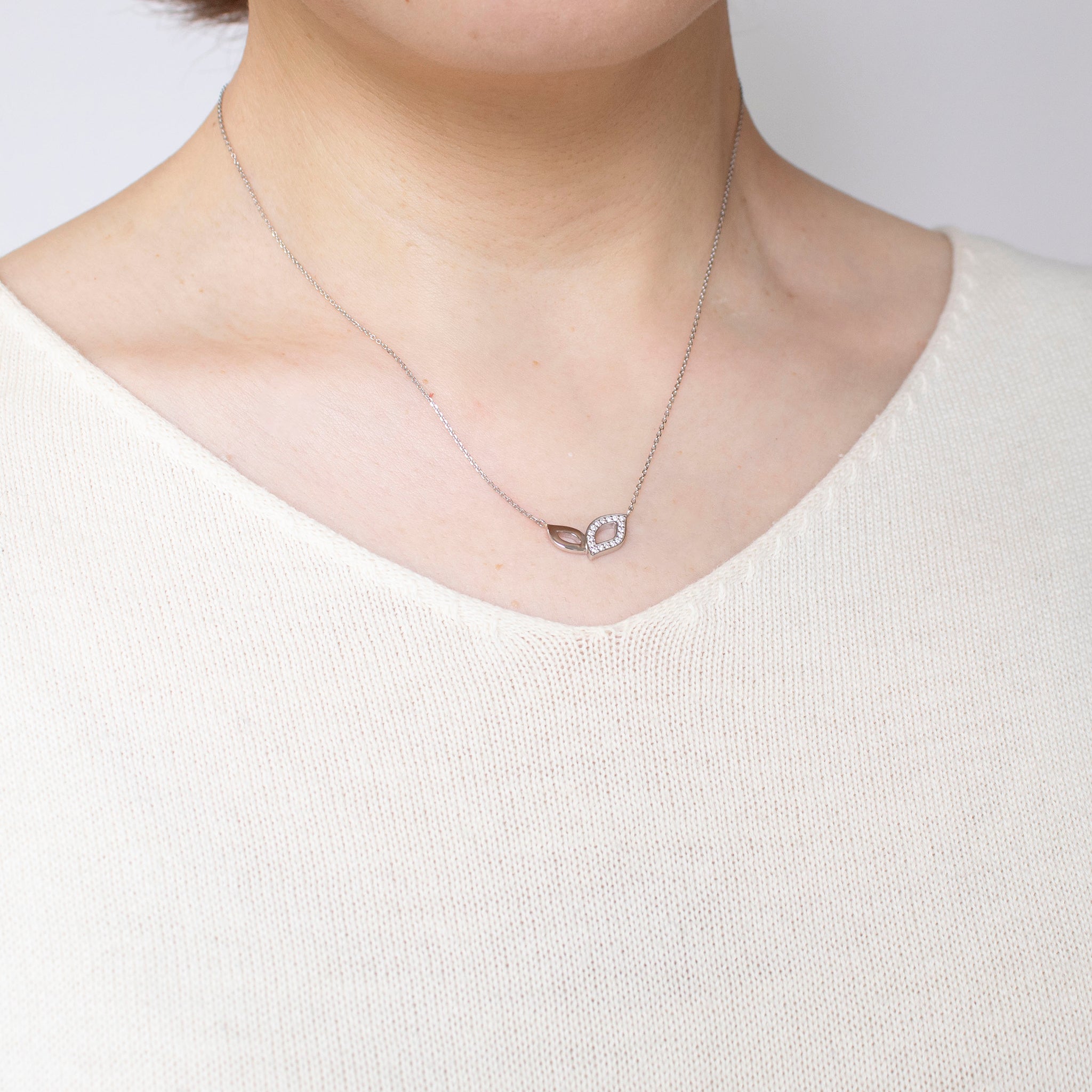 ダイヤモンド プラチナネックレス(4月誕生石《25N01808》