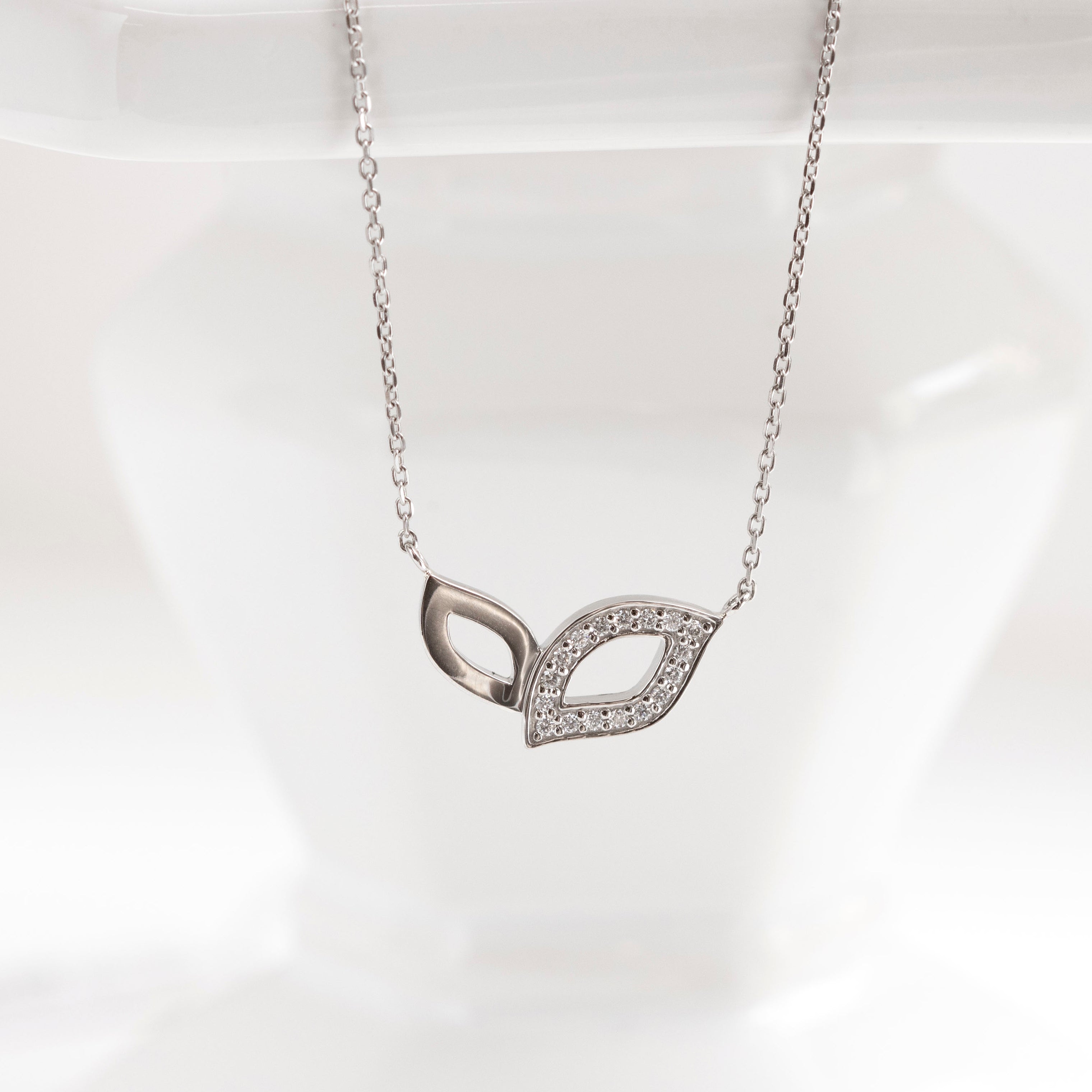 ダイヤモンド プラチナネックレス(4月誕生石《25N01808》