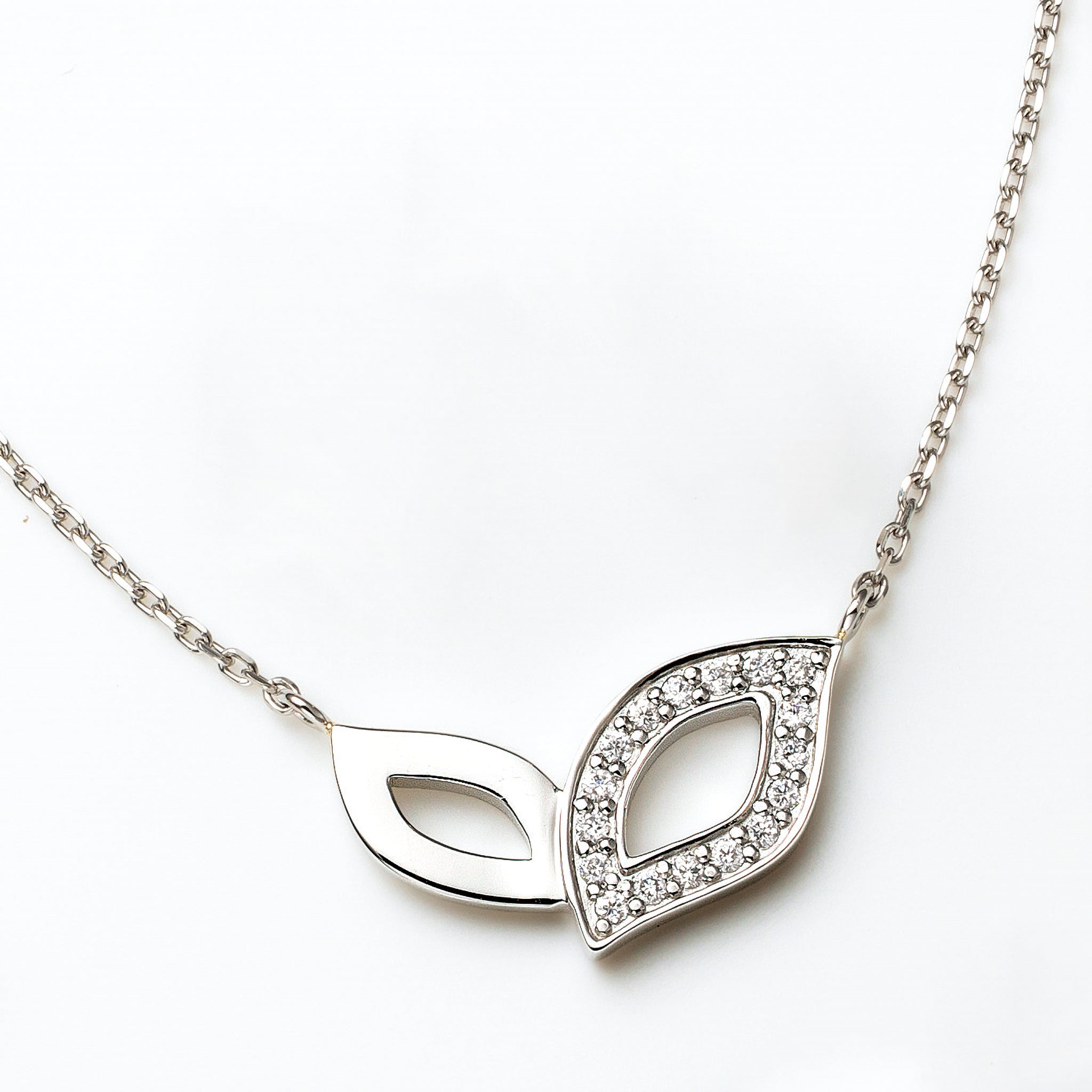 ダイヤモンド プラチナネックレス(4月誕生石《25N01808》