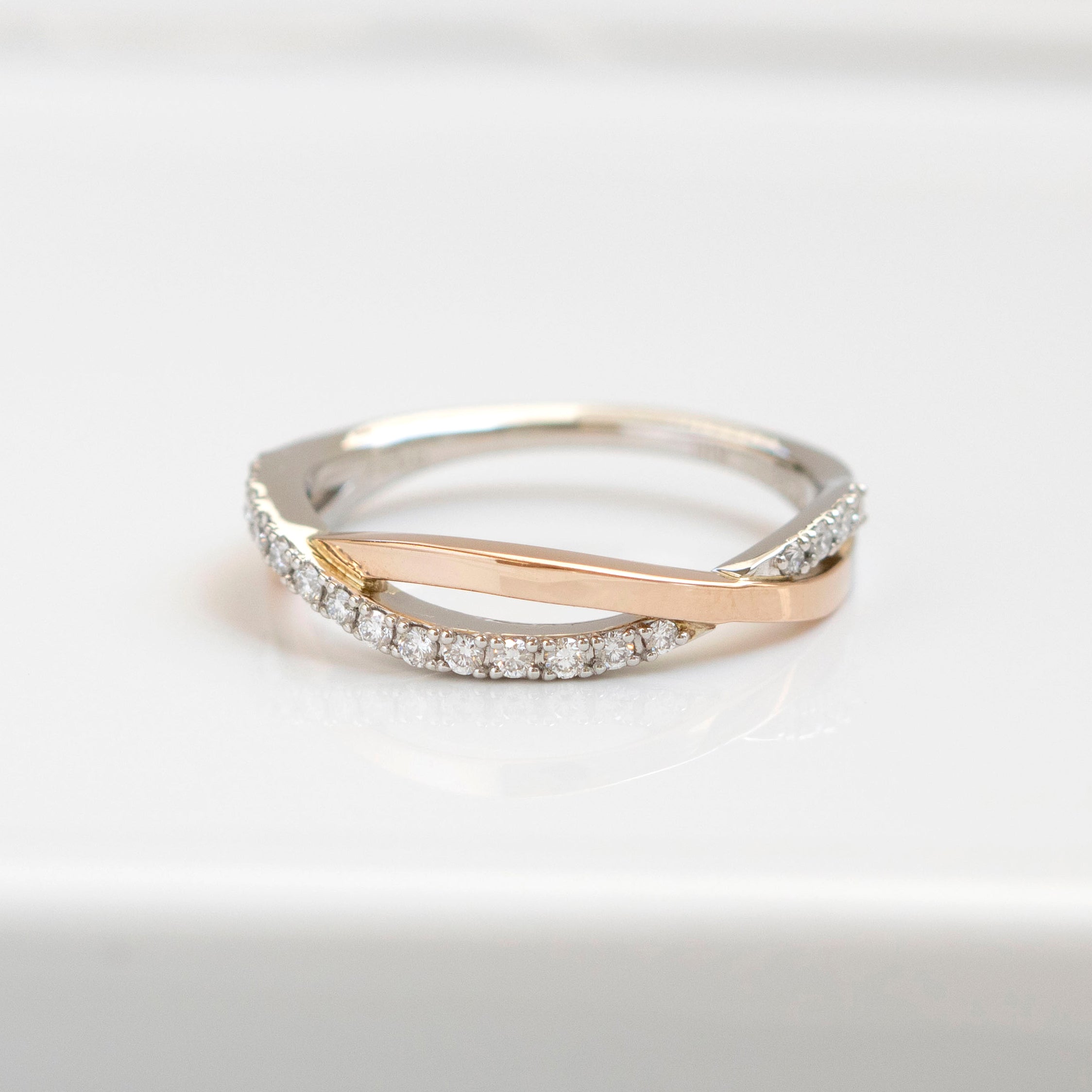 ダイヤモンド プラチナ/K18リング(4月誕生石)《25N01810》