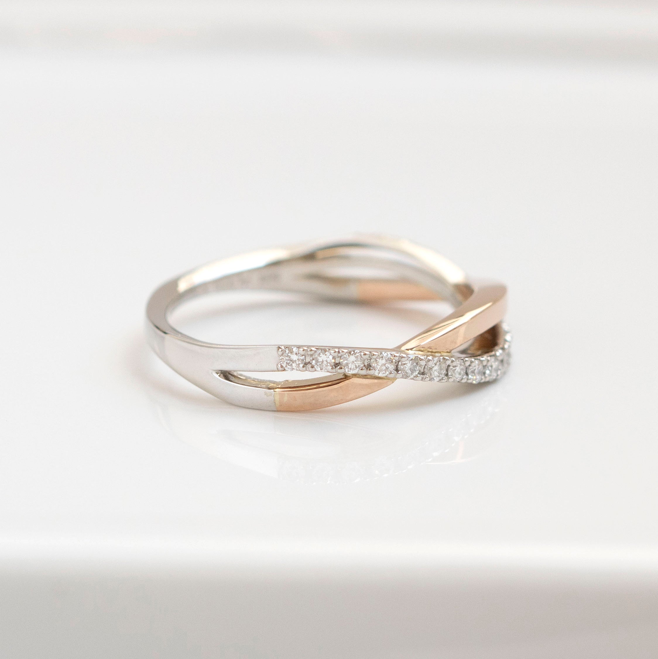 ダイヤモンド プラチナ/K18リング(4月誕生石)《25N01810》