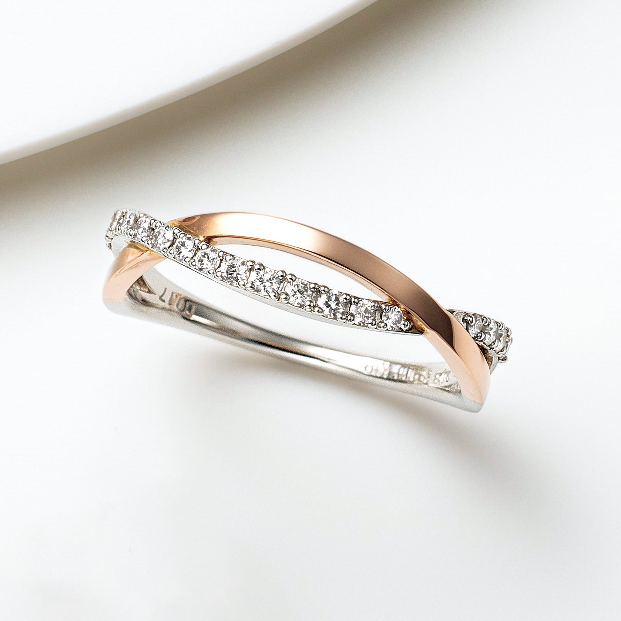 ダイヤモンド プラチナ/K18リング(4月誕生石)《25N01810》