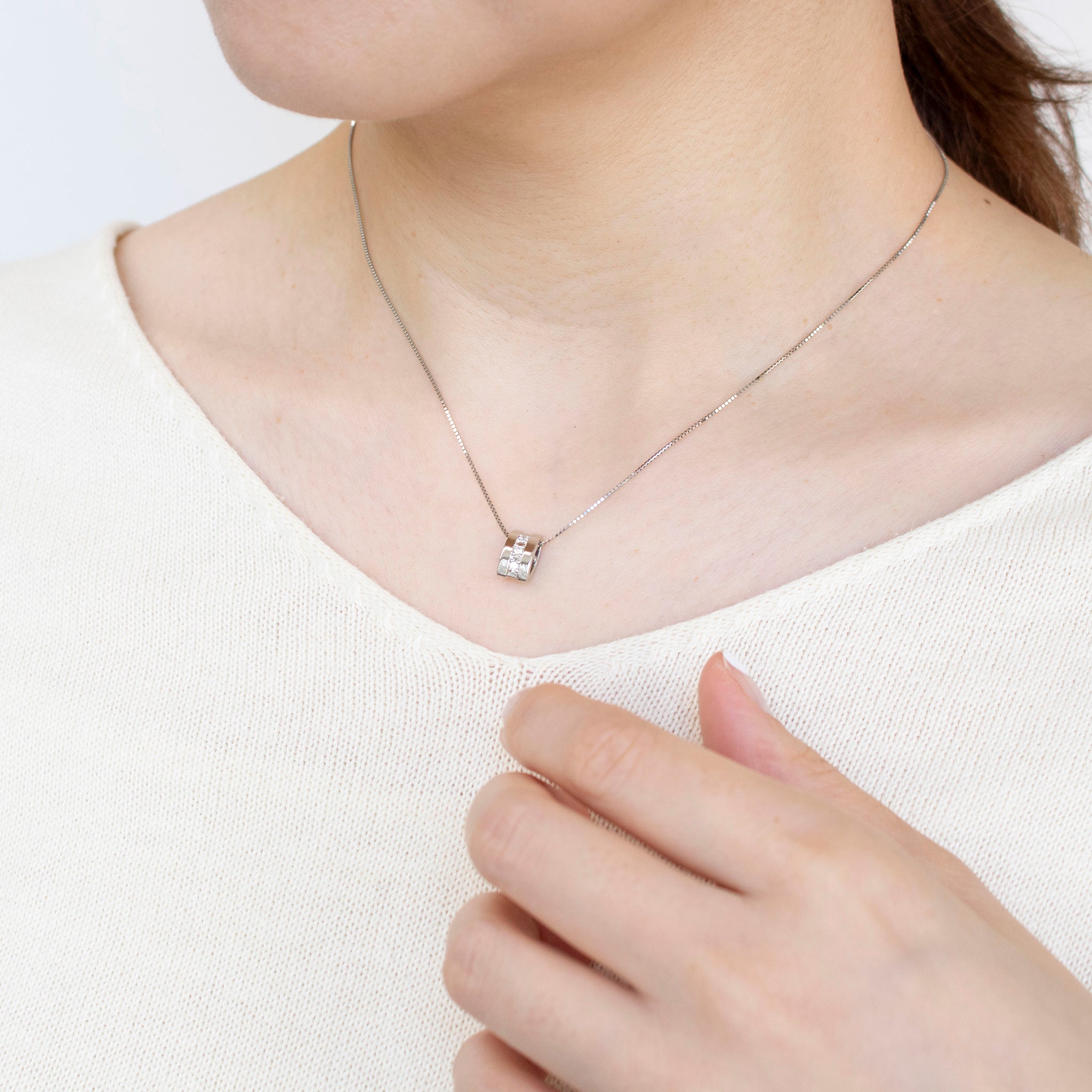 ダイヤモンド プラチナネックレス(4月誕生石)《25N01901》