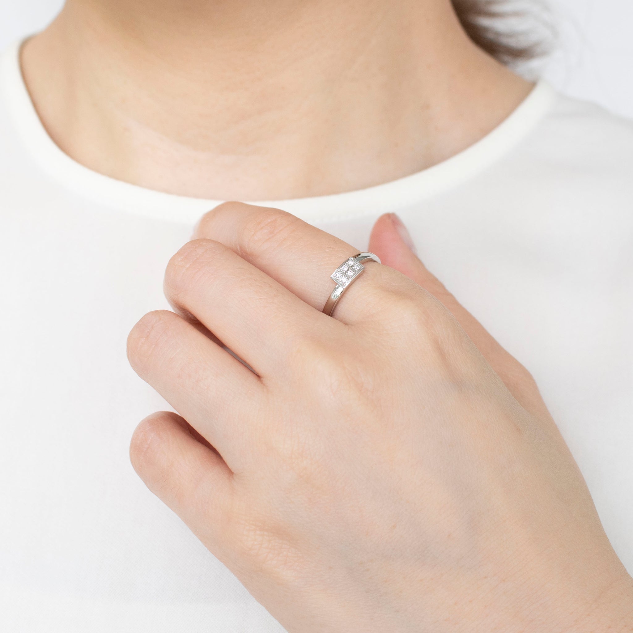 ダイヤモンド プラチナリング(4月誕生石)《25N01902》