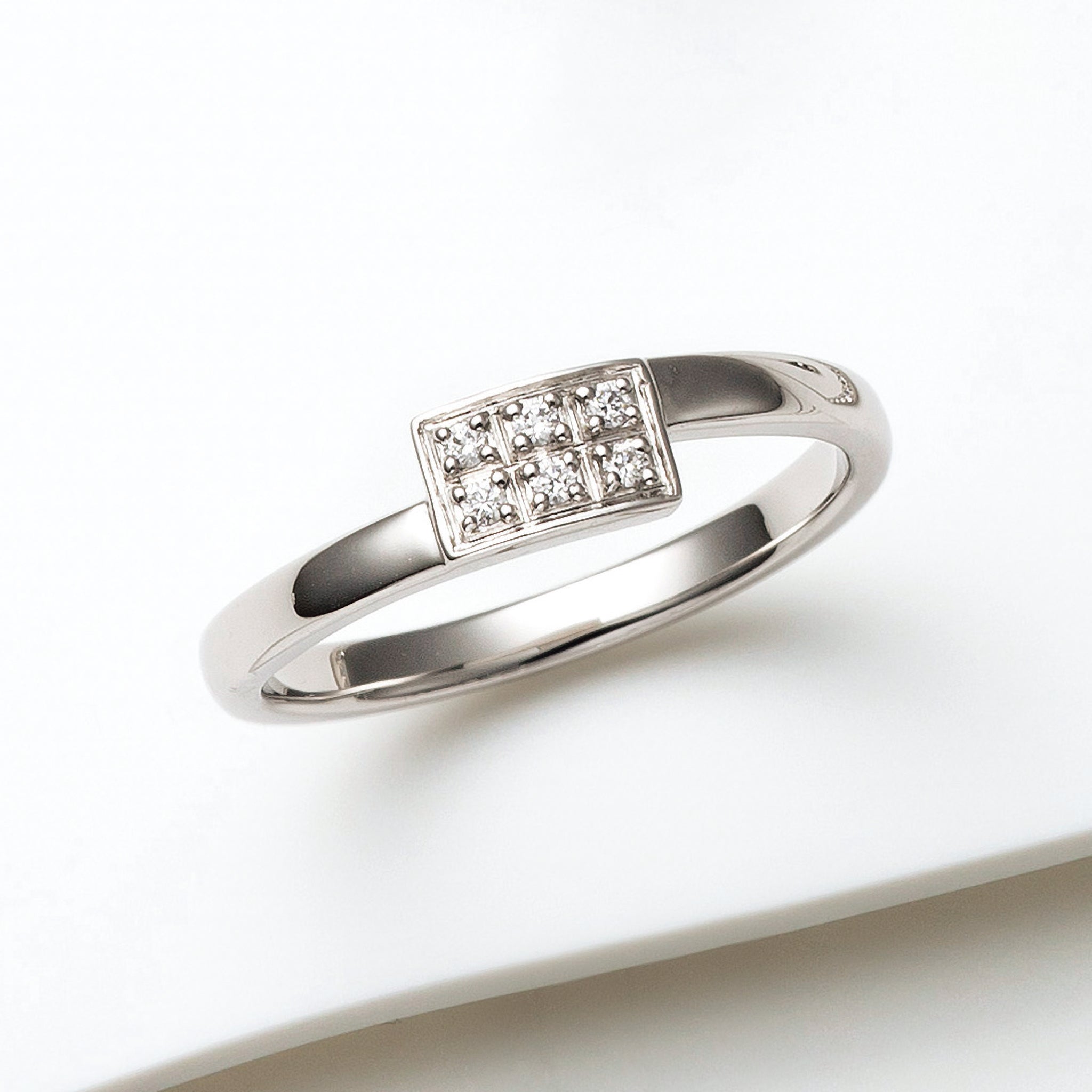 ダイヤモンド プラチナリング(4月誕生石)《25N01902》