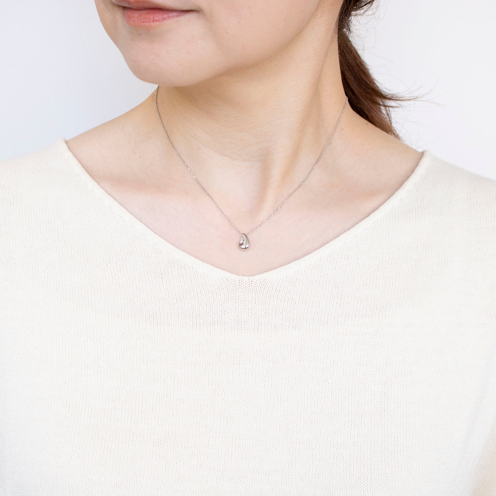 プラチナネックレス(雫モチーフ)《25N01903》