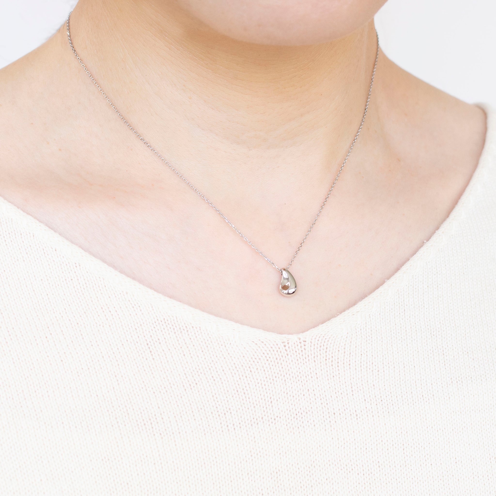 プラチナネックレス(雫モチーフ)《25N01903》