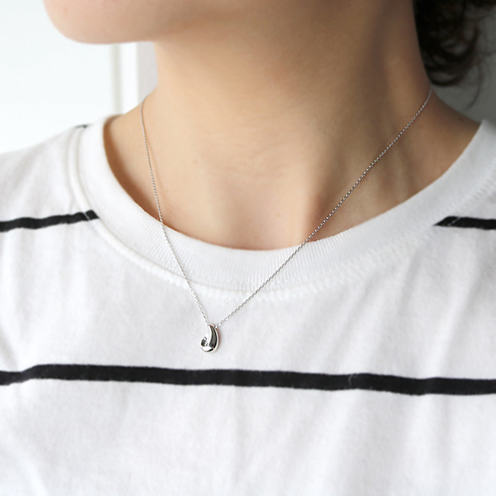 プラチナネックレス(雫モチーフ)《25N01903》